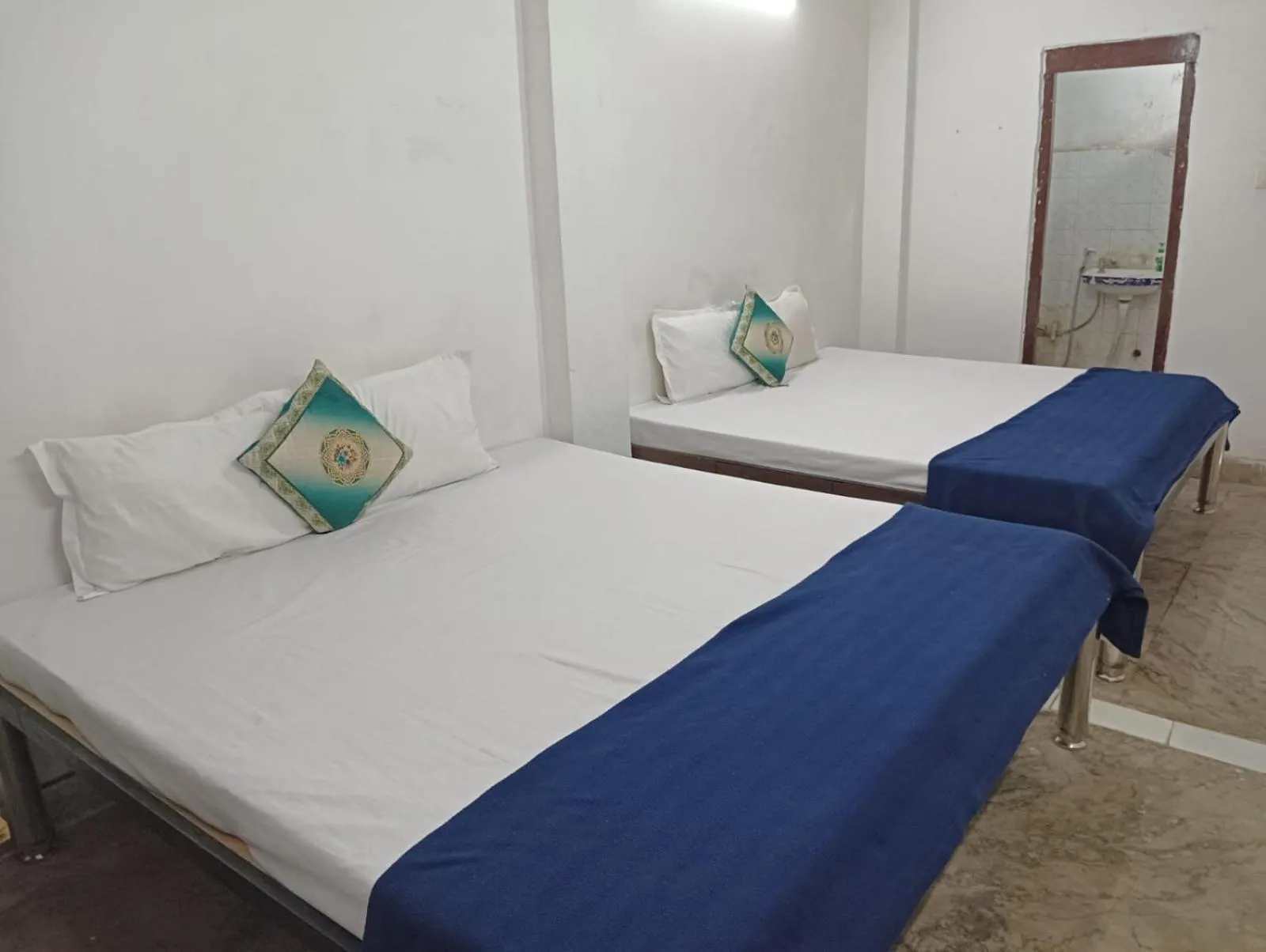 Bed in Comfi Stay Hotel Bhopal