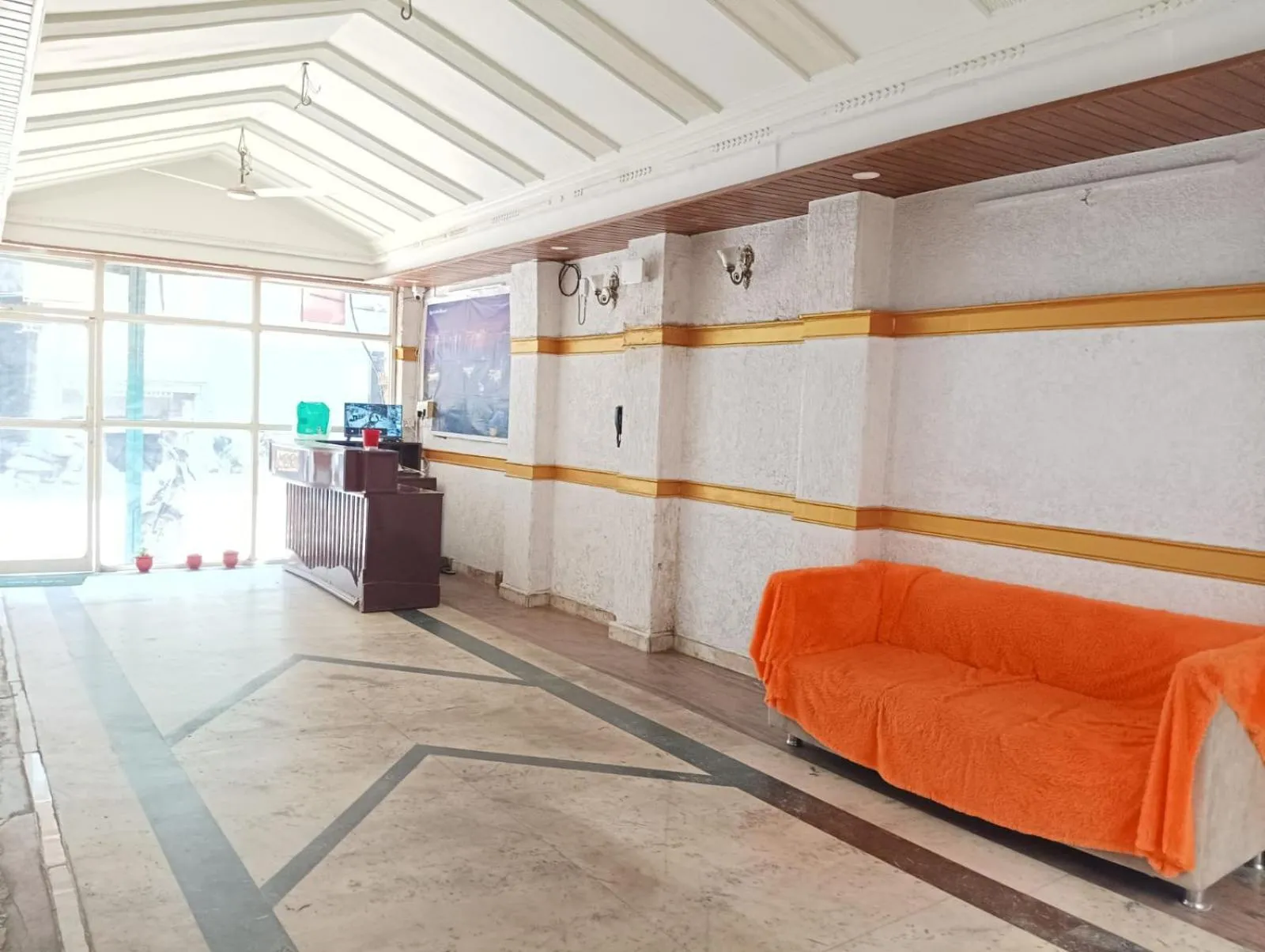 TV and multimedia in Comfi Stay Hotel Bhopal