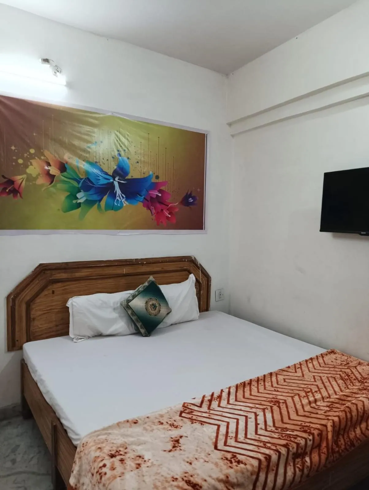 Bed in Comfi Stay Hotel Bhopal
