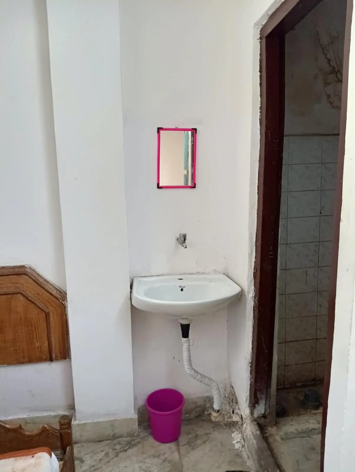 Bathroom in Comfi Stay Hotel Bhopal