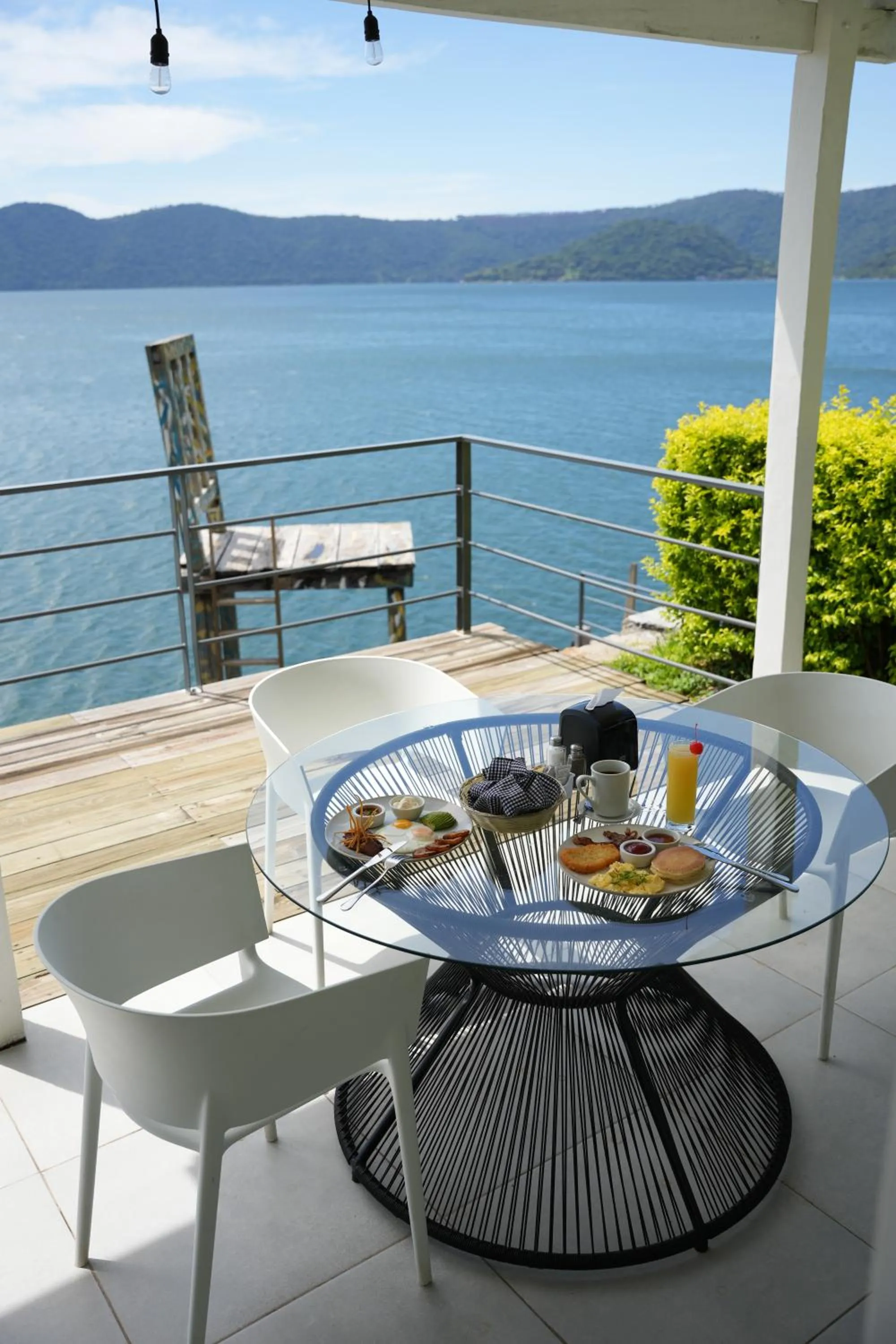Restaurant/places to eat in Cardedeu Residence Lago de Coatepeque