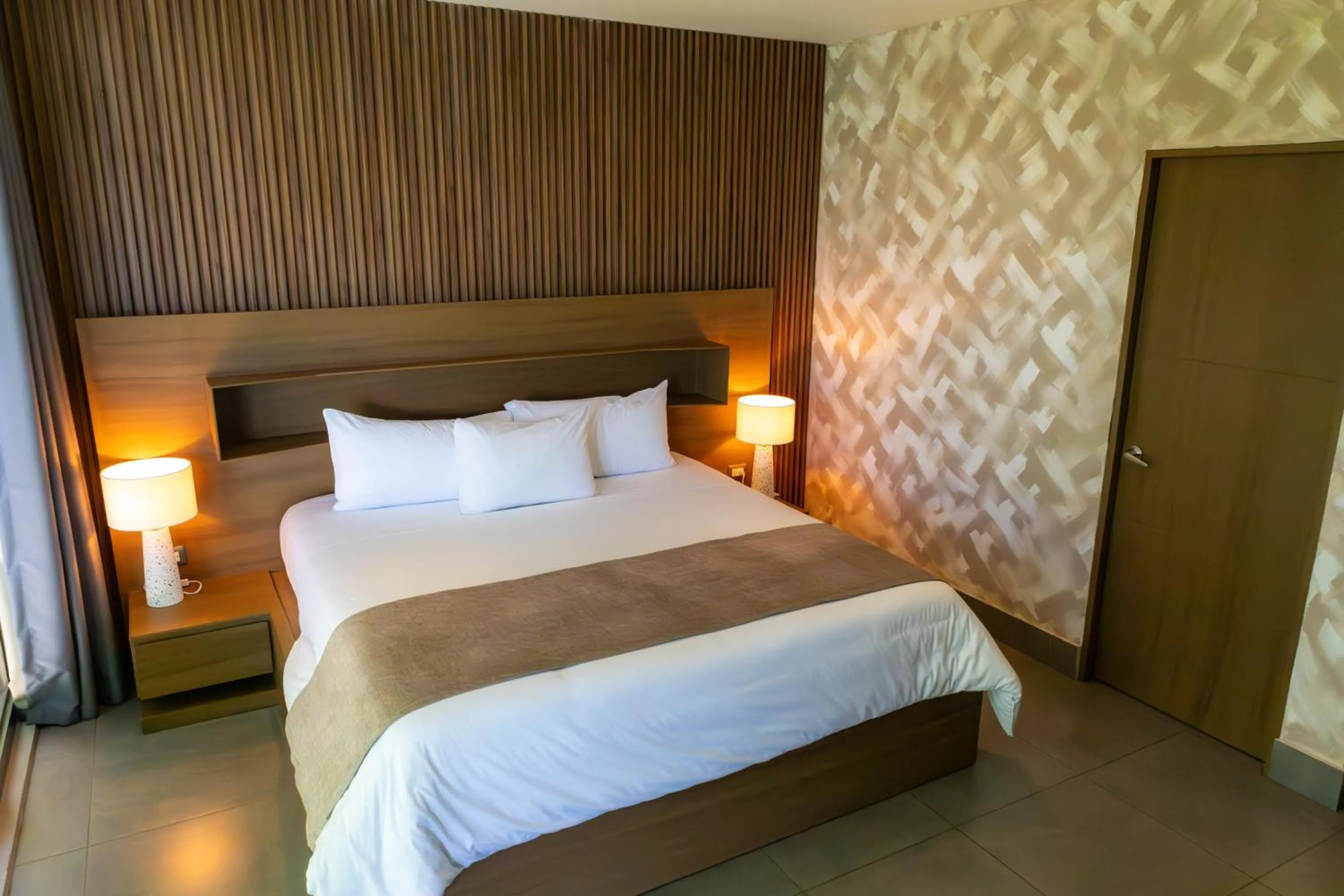 Bedroom, Bed in Cardedeu Residence Lago de Coatepeque