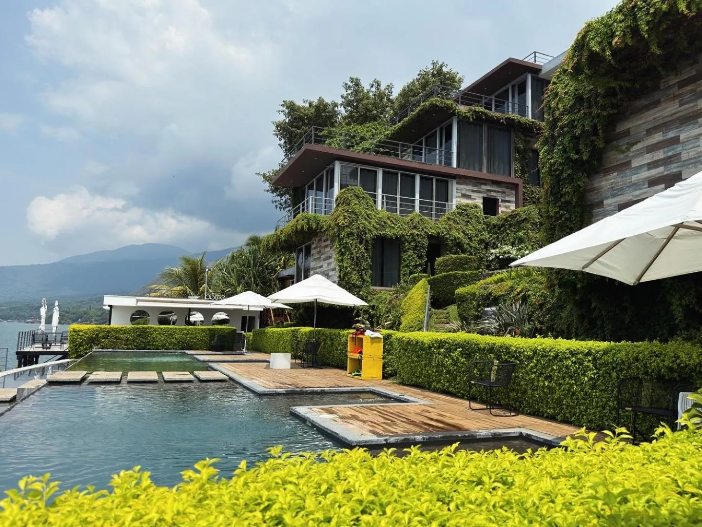 Property building in Cardedeu Residence Lago de Coatepeque