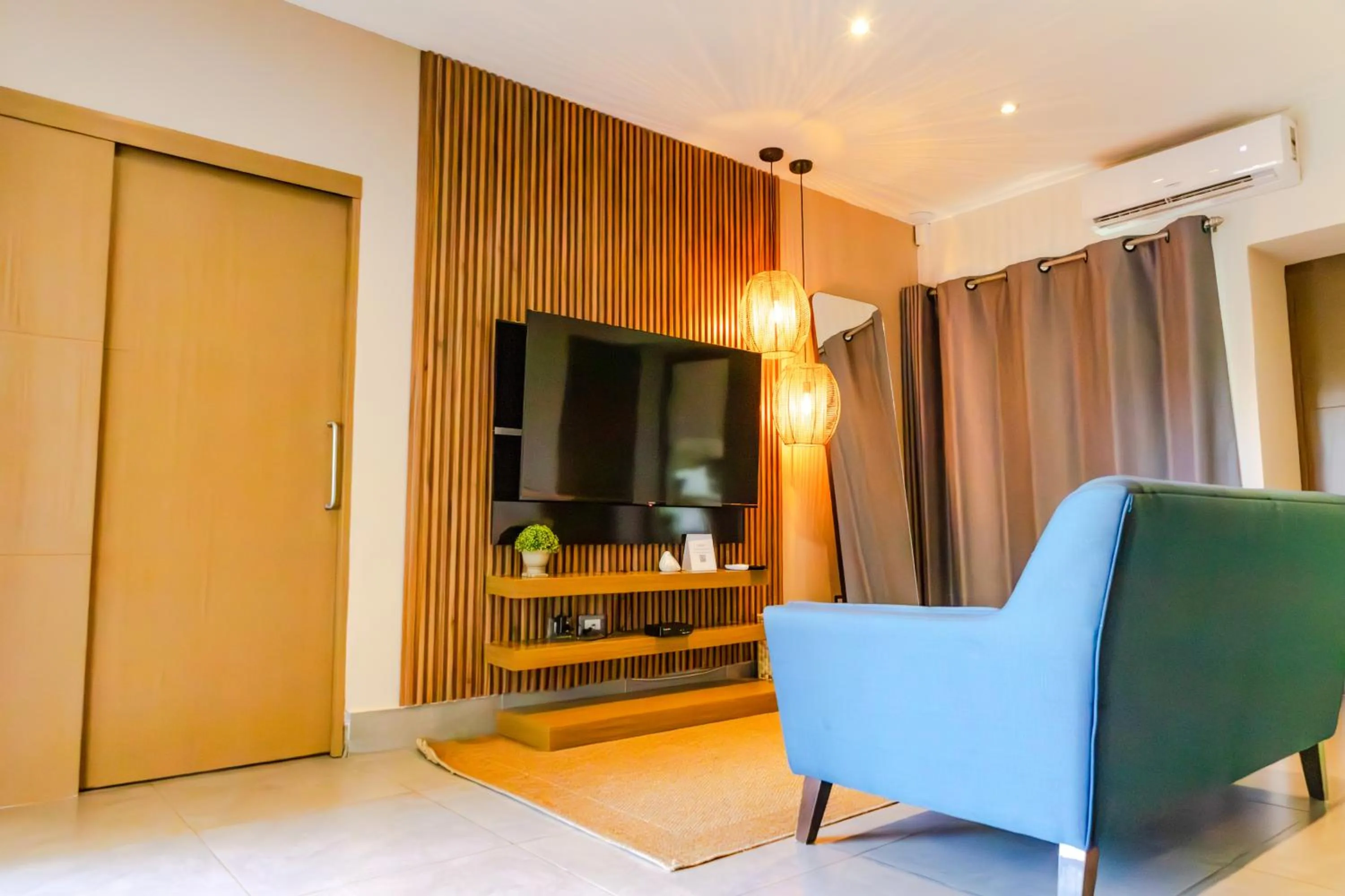 TV and multimedia in Cardedeu Residence Lago de Coatepeque