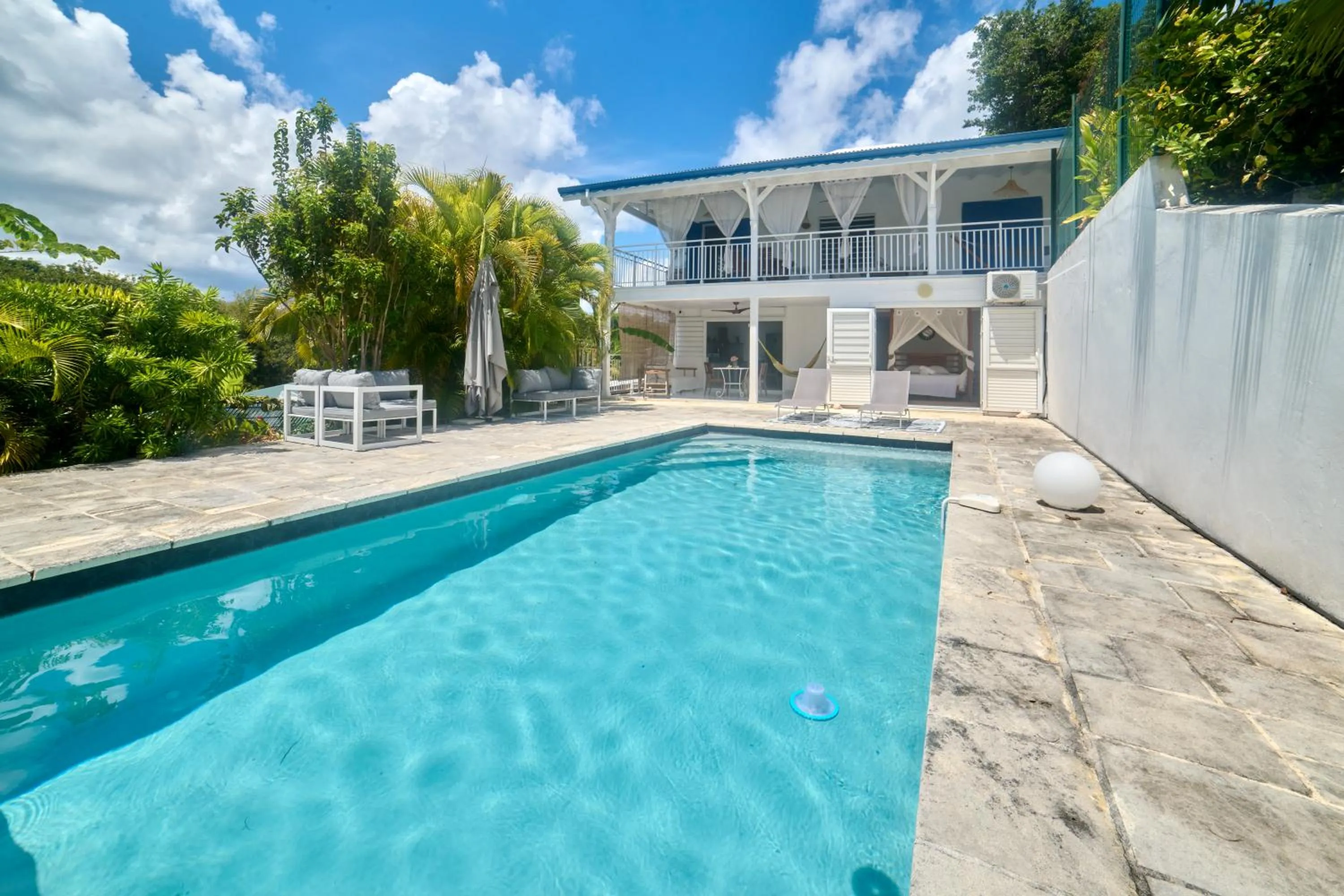 Villa vue mer logements indépendants piscine privative