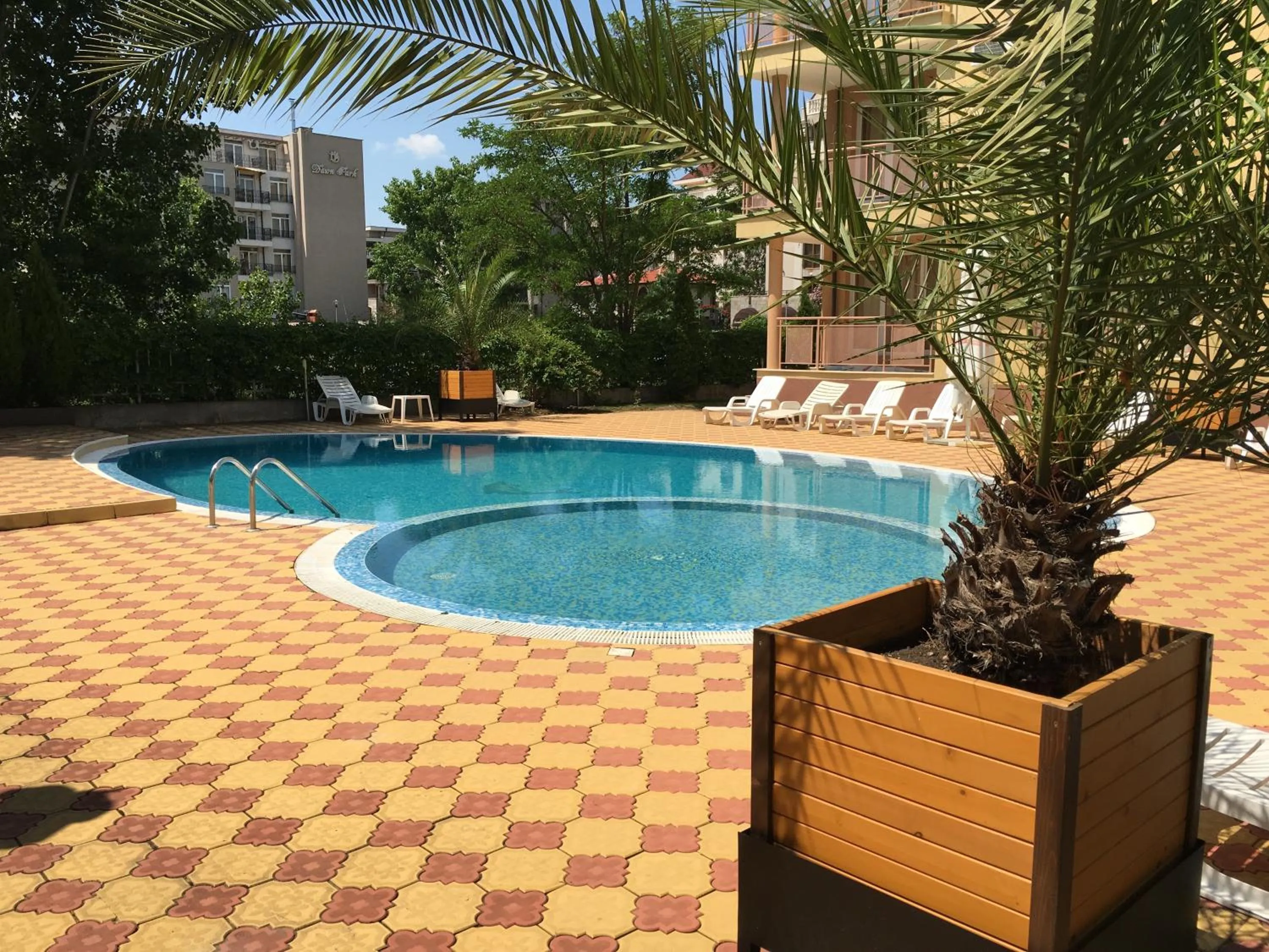 Swimming pool in Beatris Family House