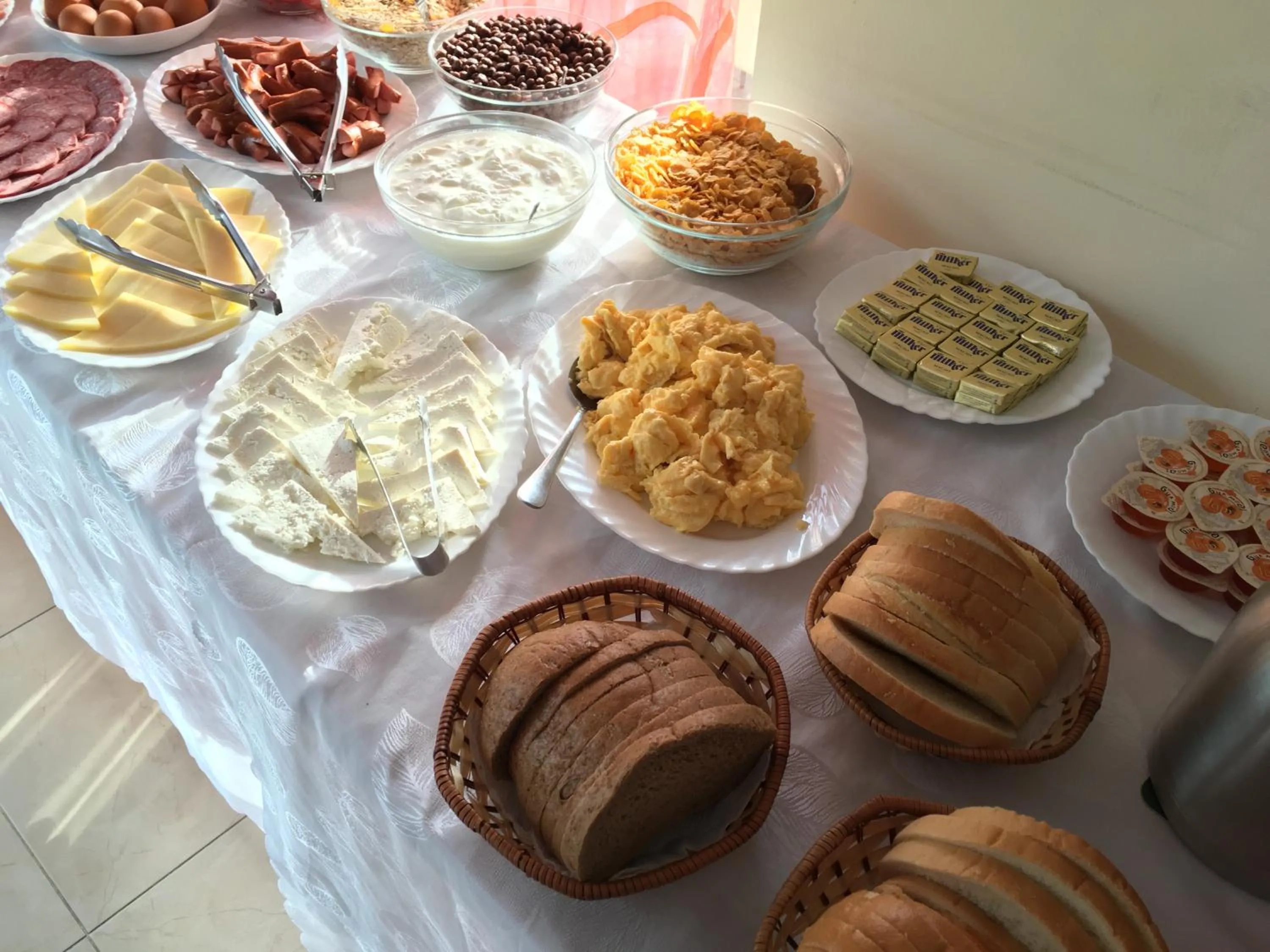 Breakfast in Beatris Family House