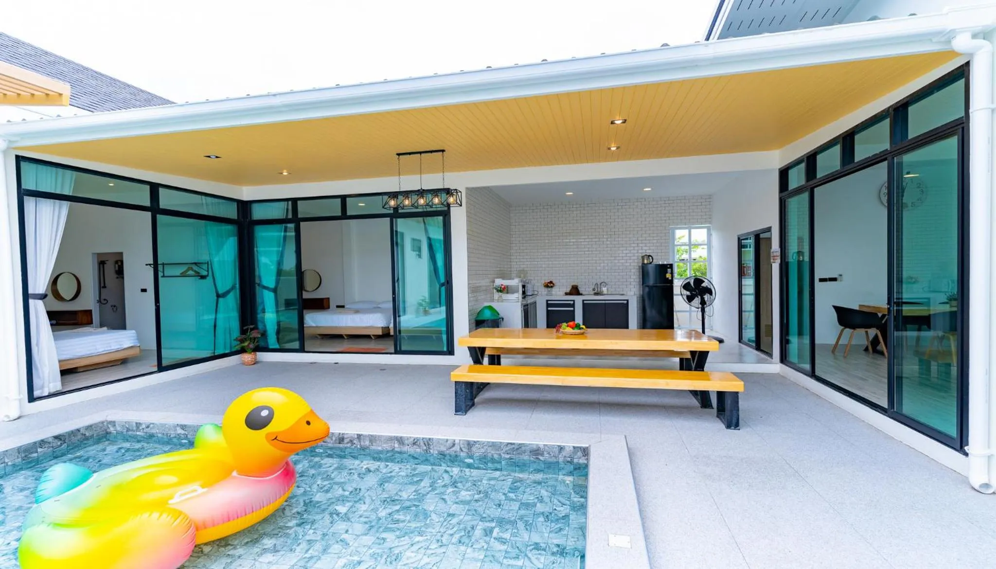 Pool view in Villa Paramount 1