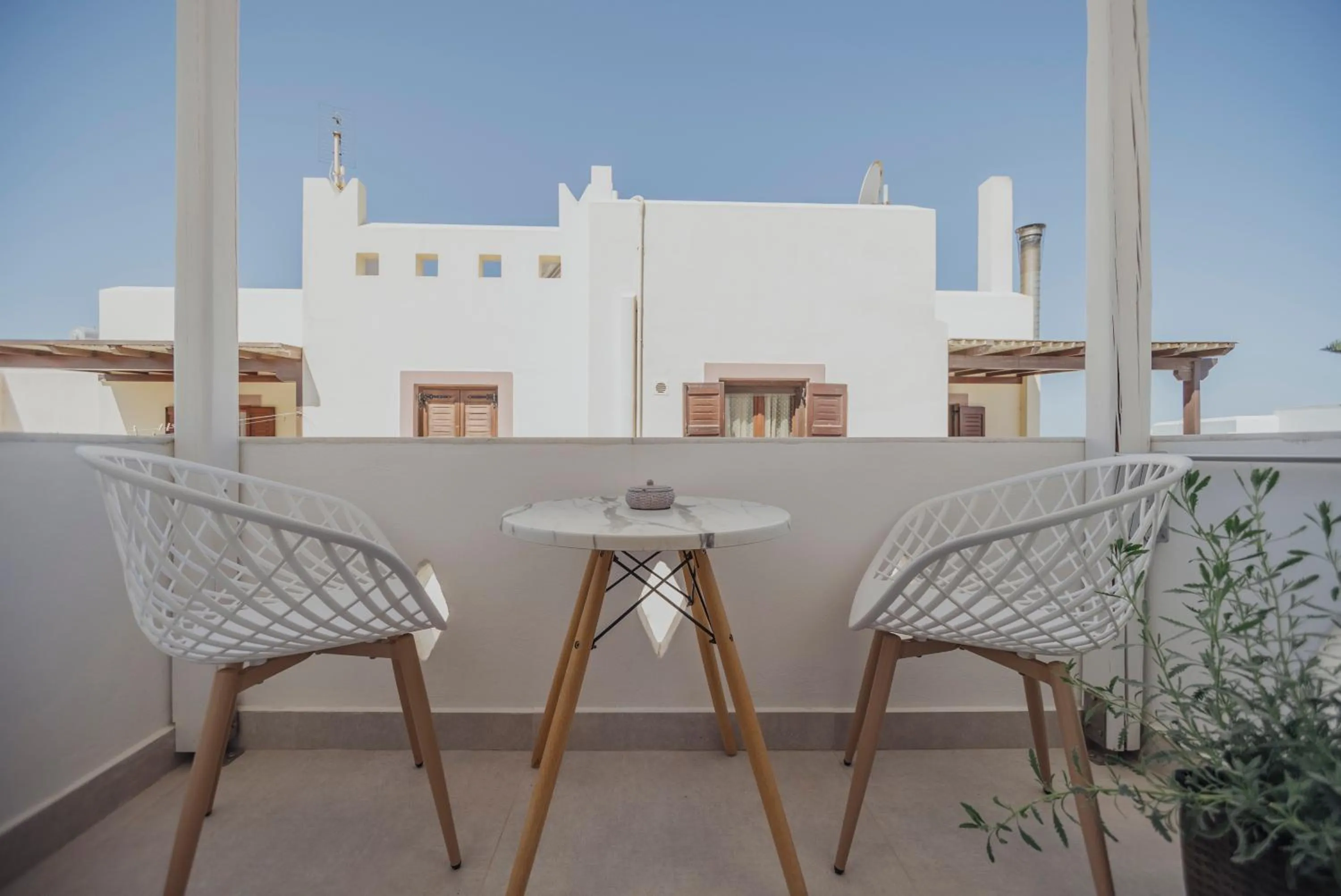 Patio in Golden Bird's