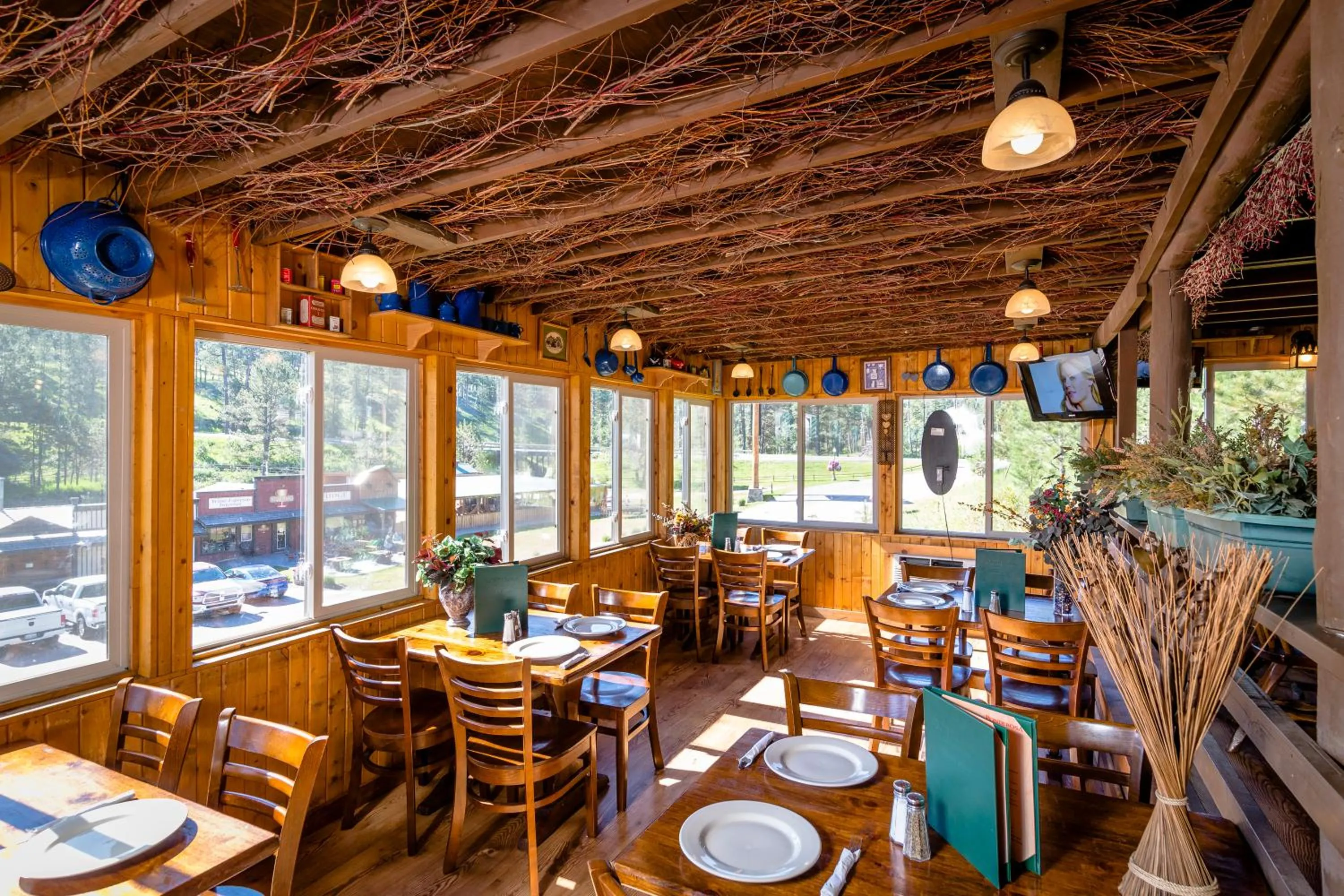Restaurant/places to eat in Lodge at Palmer Gulch