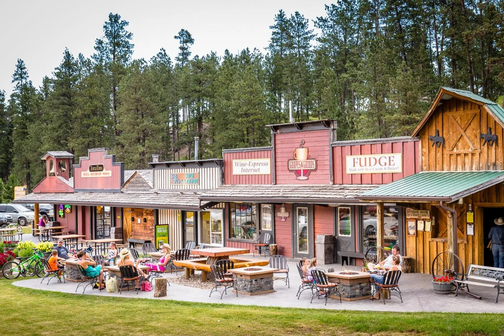 On-site shops in Lodge at Palmer Gulch