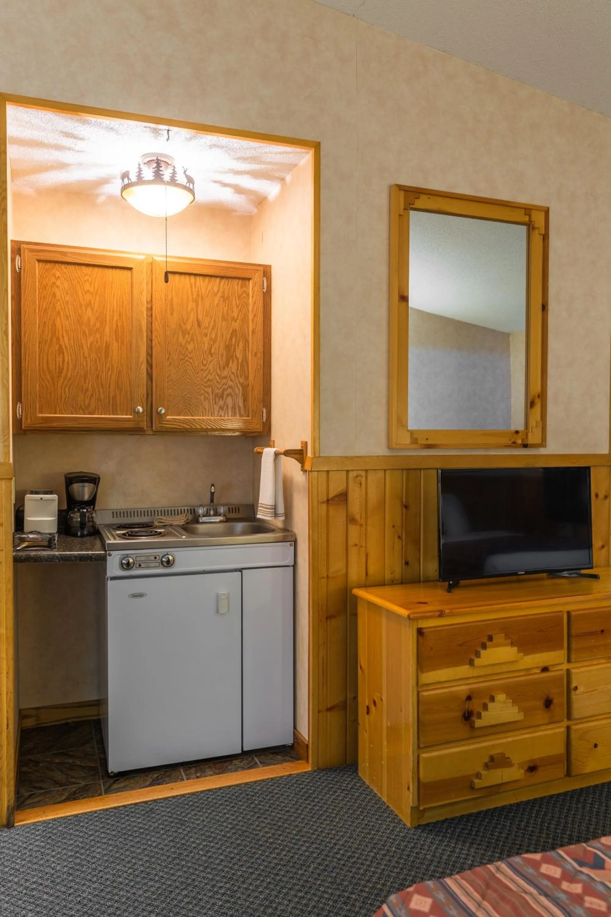 Kitchen or kitchenette in Lodge at Palmer Gulch