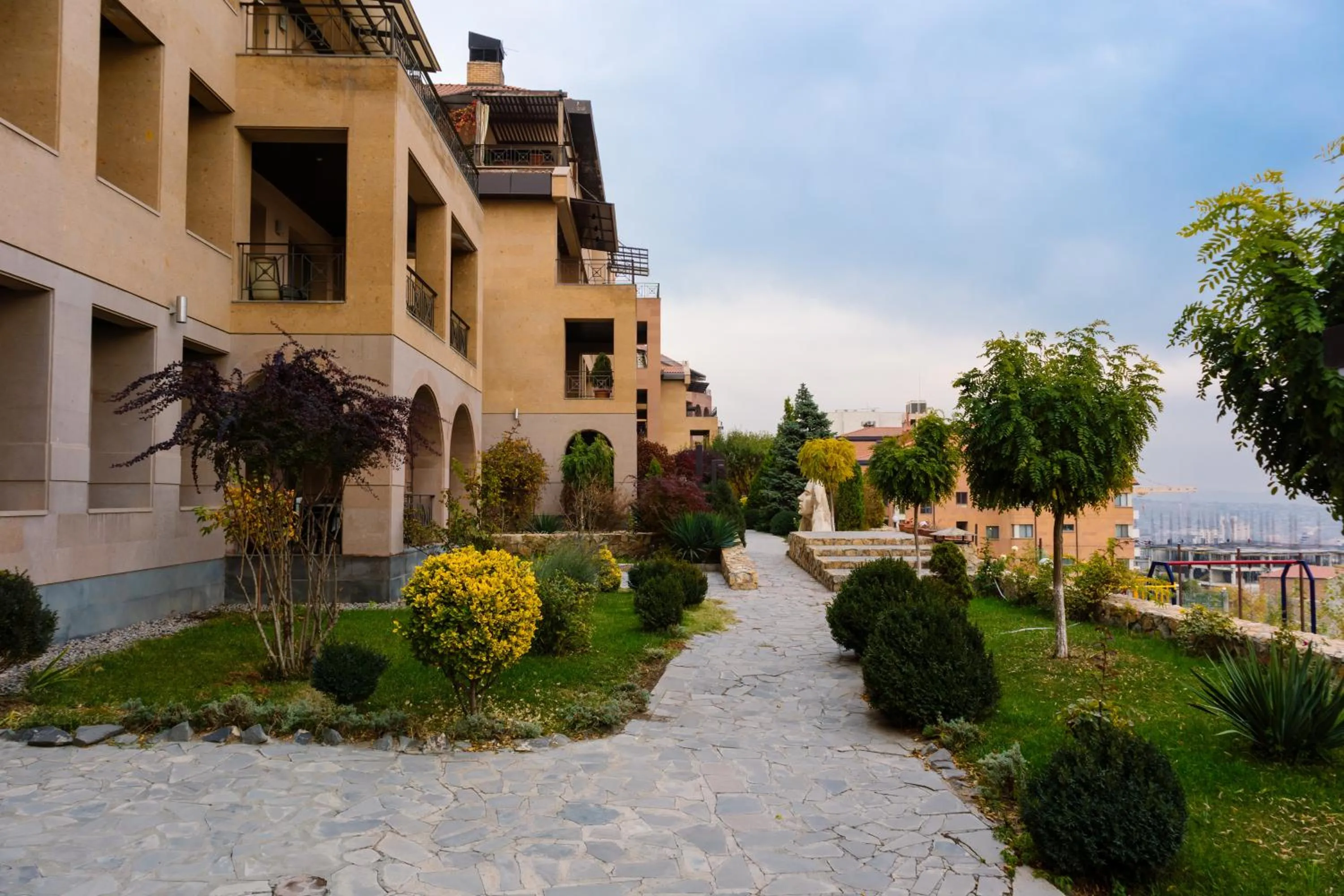 Property building in hotelise I Paradise Apartment
