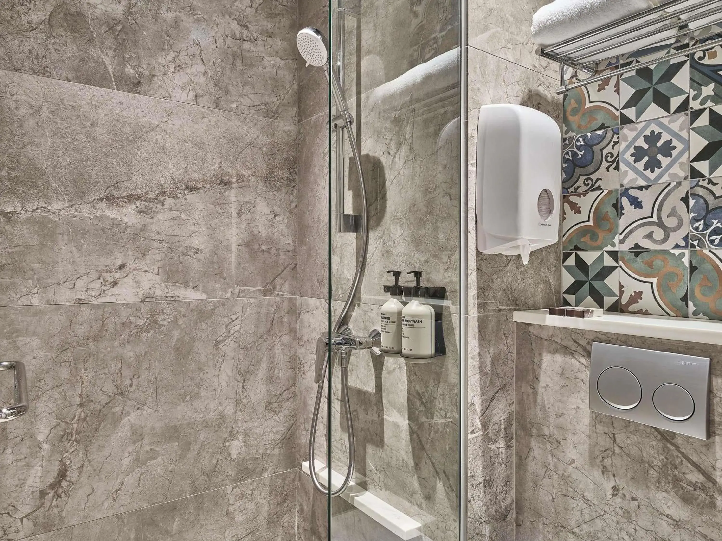 Classic Room, 2 Single Beds in Mercure ICON Singapore City Centre Classic Room, 2 Single Beds in Mercure ICON Singapore City Centre