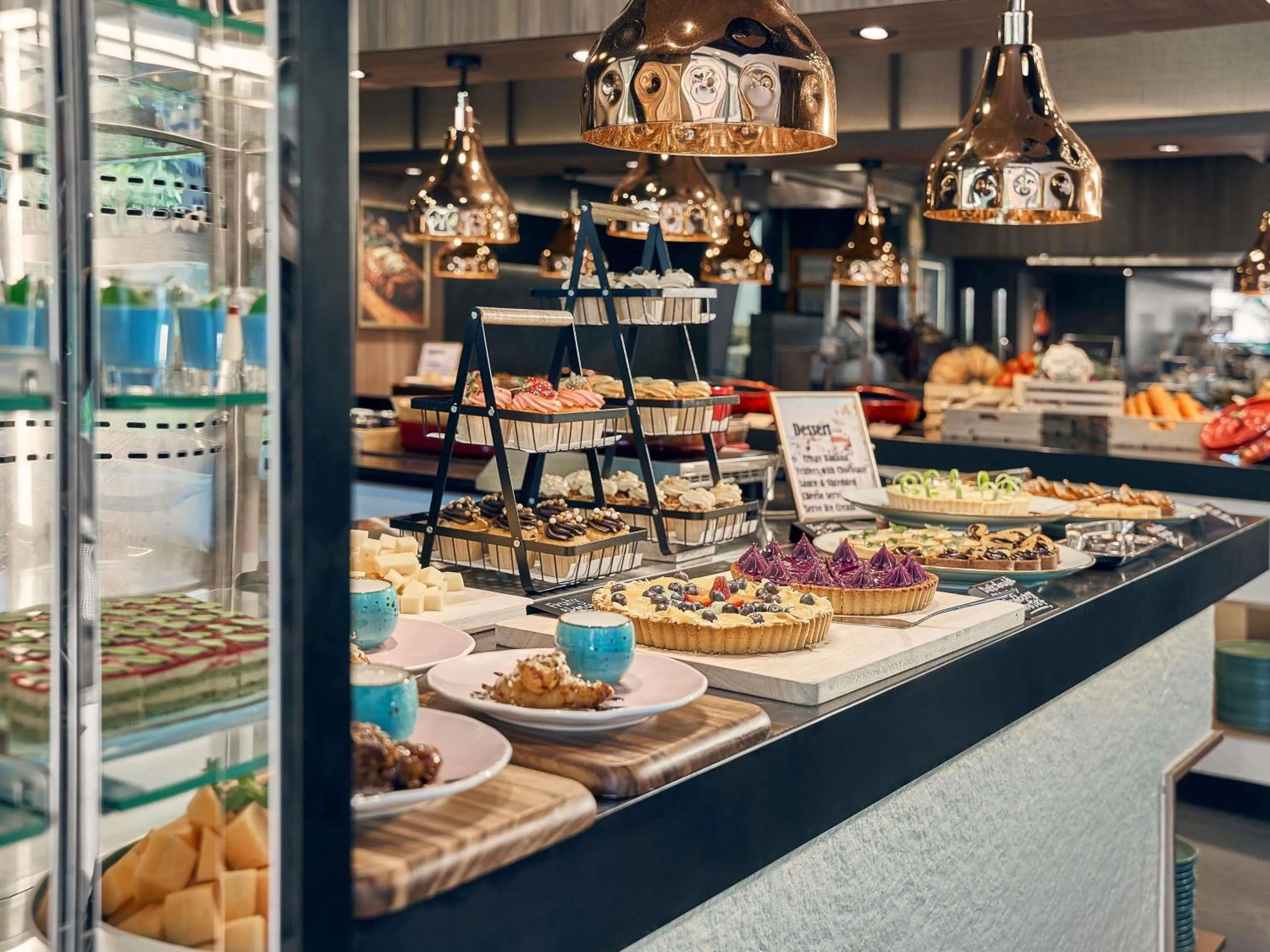 Restaurant/places to eat in Mercure ICON Singapore City Centre