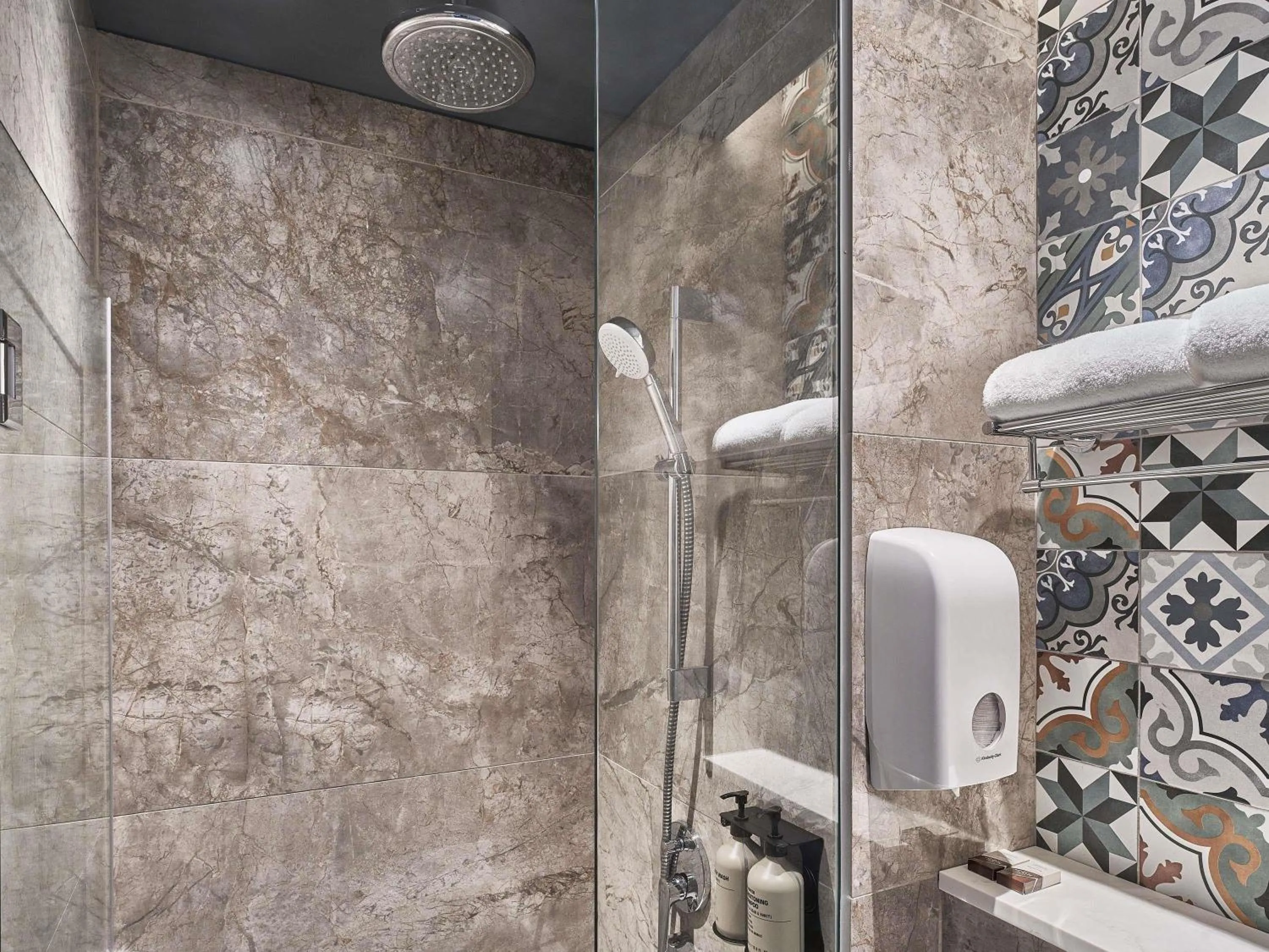 Bedroom in Mercure ICON Singapore City Centre