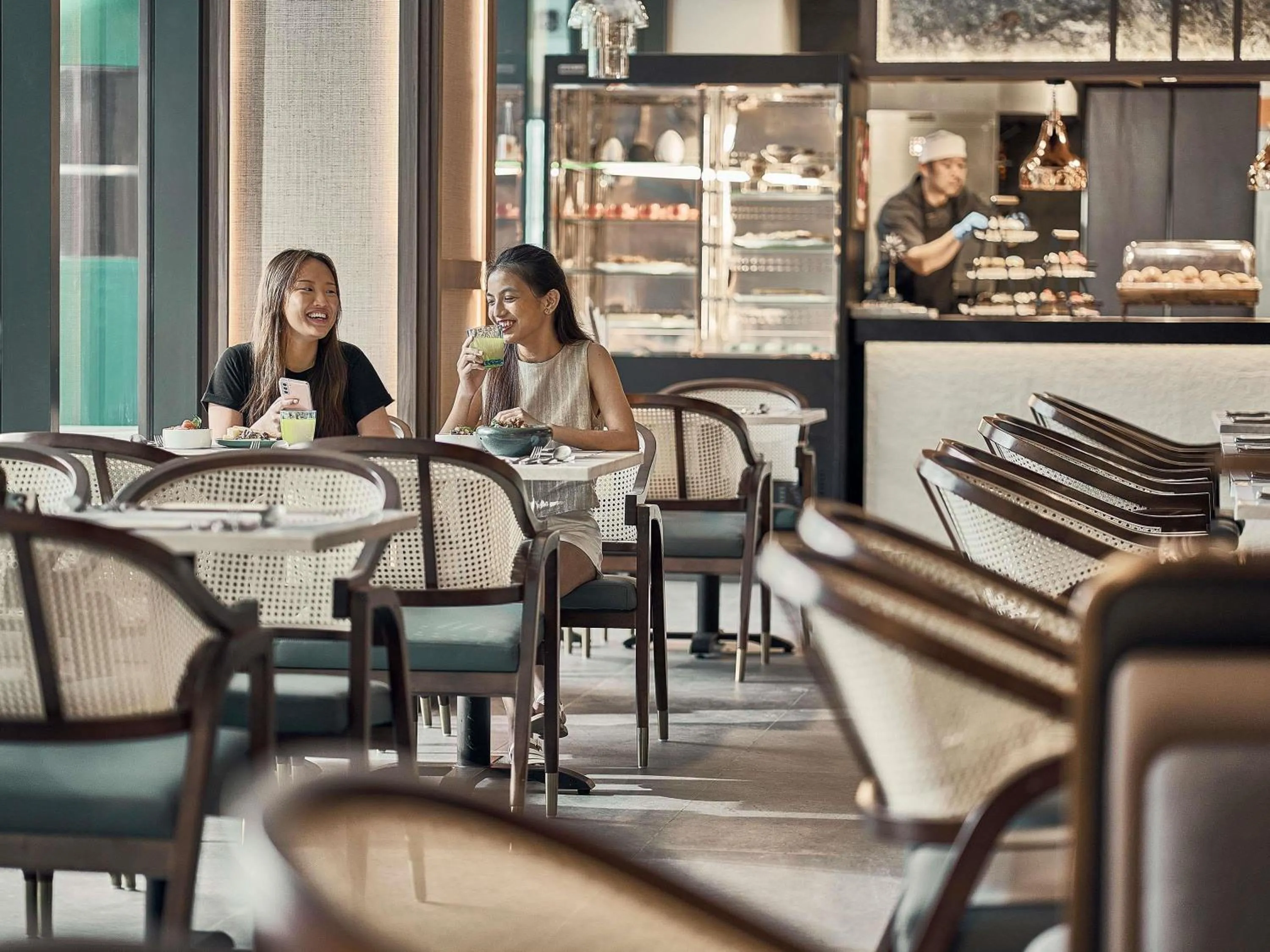 Restaurant/places to eat in Mercure ICON Singapore City Centre