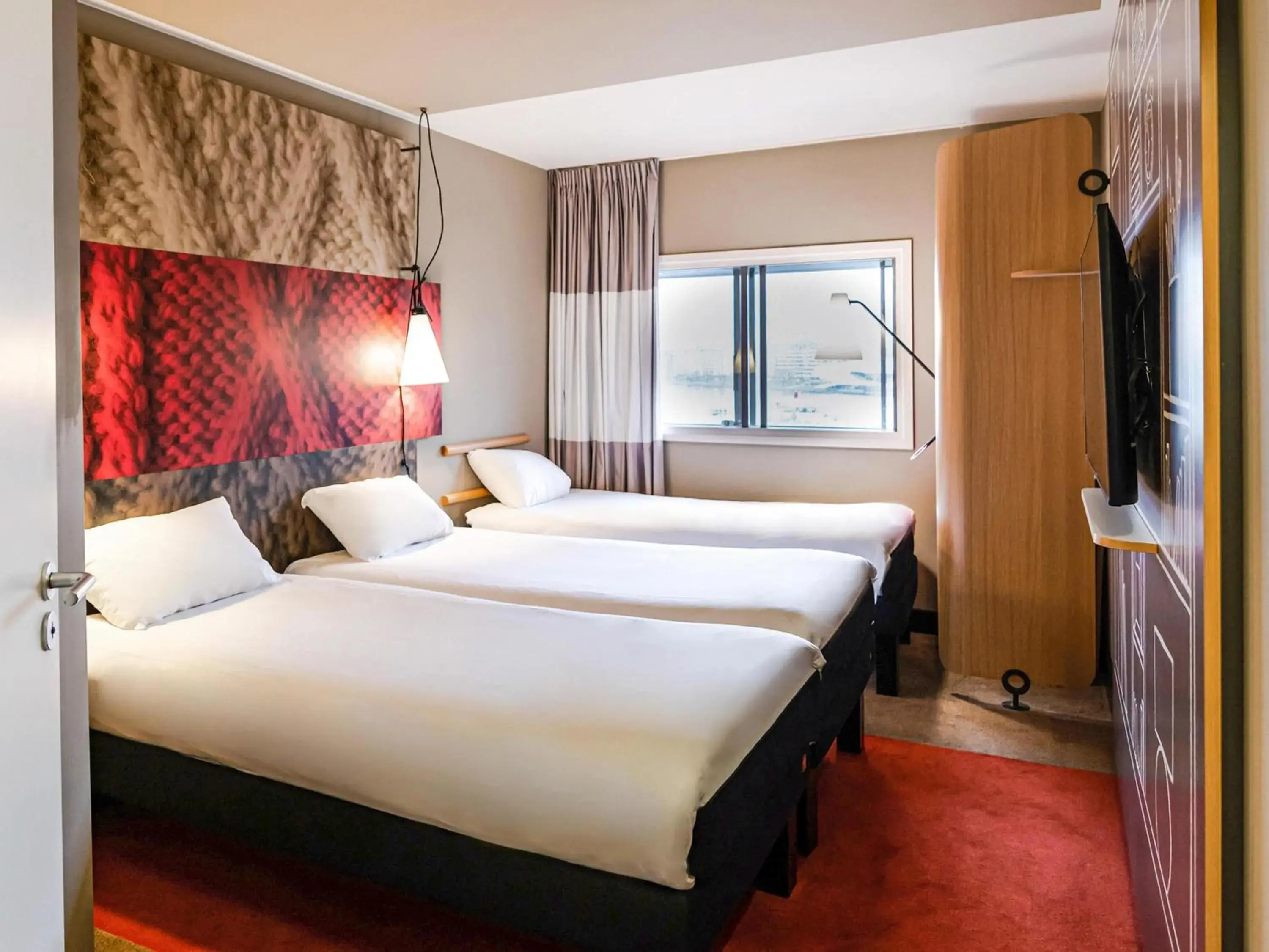 Triple Room in ibis Amsterdam Centre Triple Room in ibis Amsterdam Centre