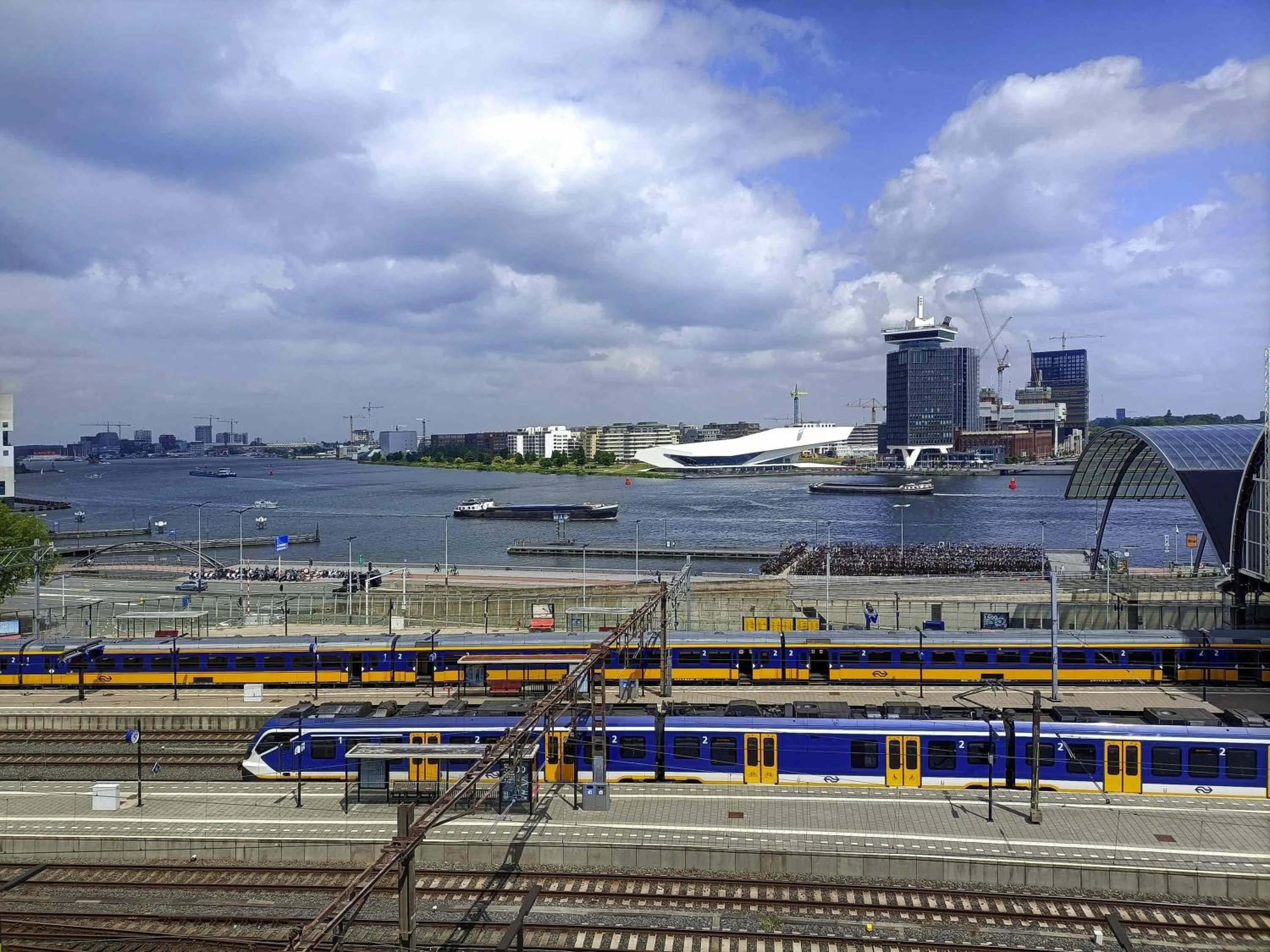 Bedroom in ibis Amsterdam Centre