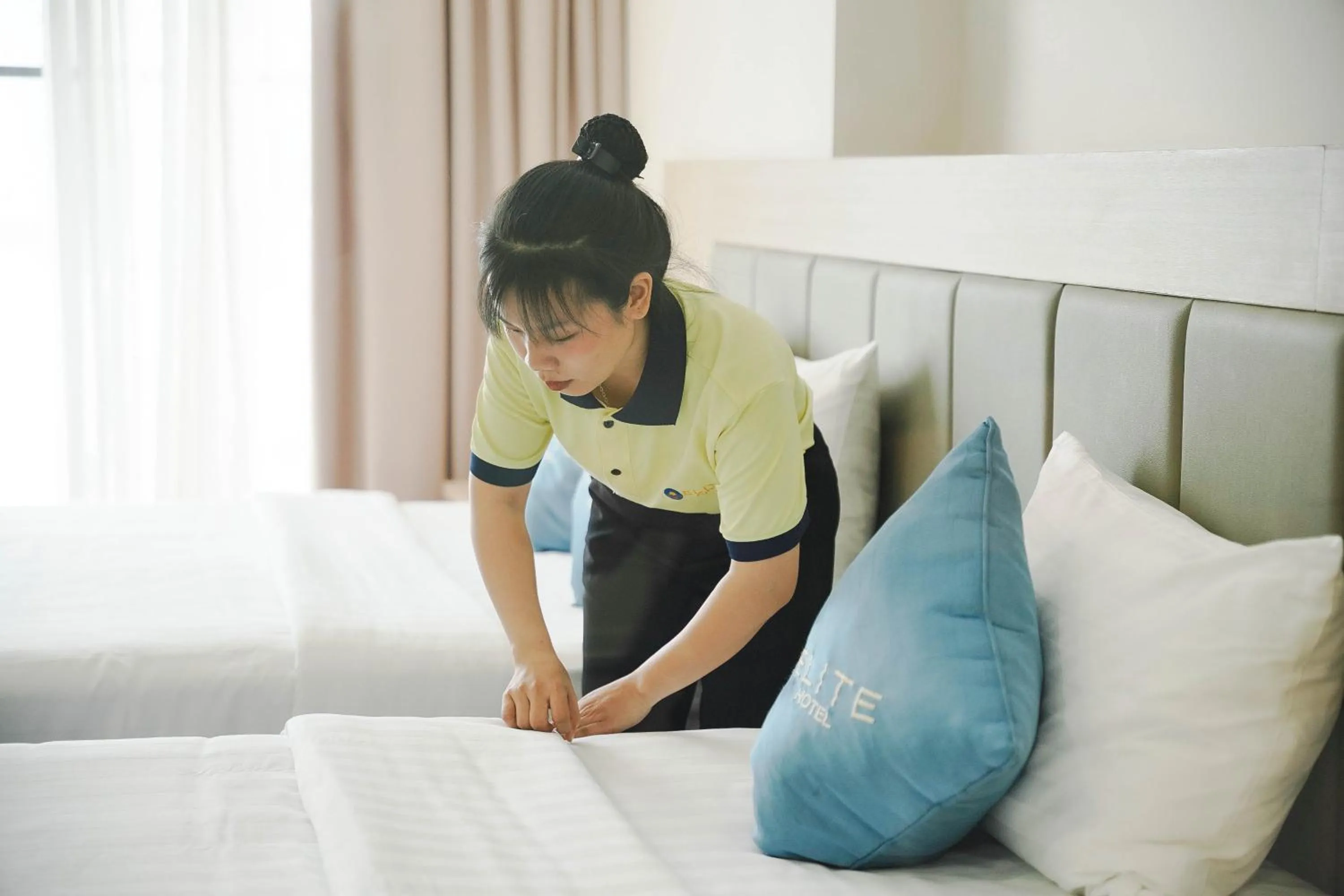 Property building, Bed in Elite Hotel Nha Trang