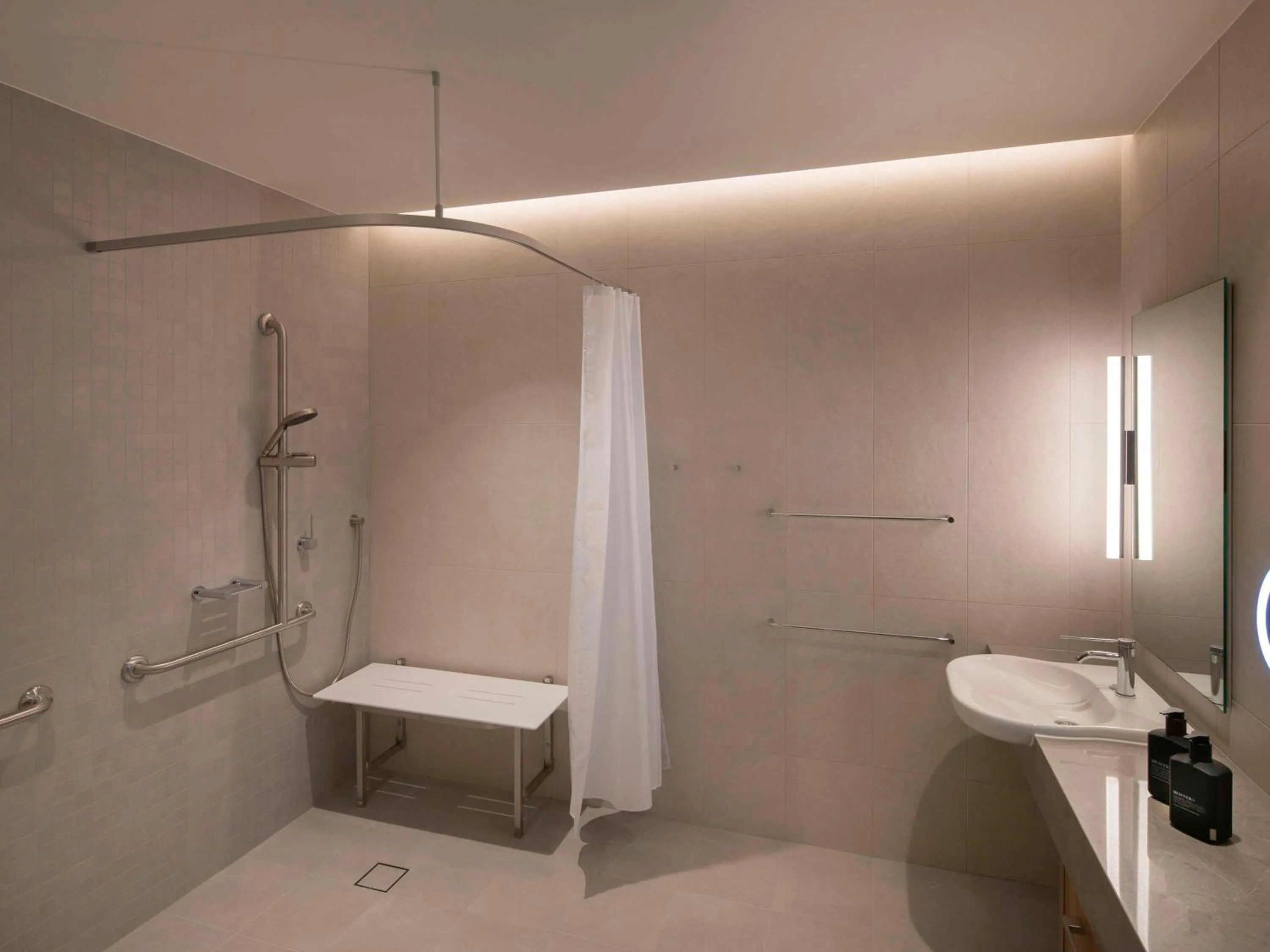 Superior King Room - Accessible  in Pullman Sydney Penrith