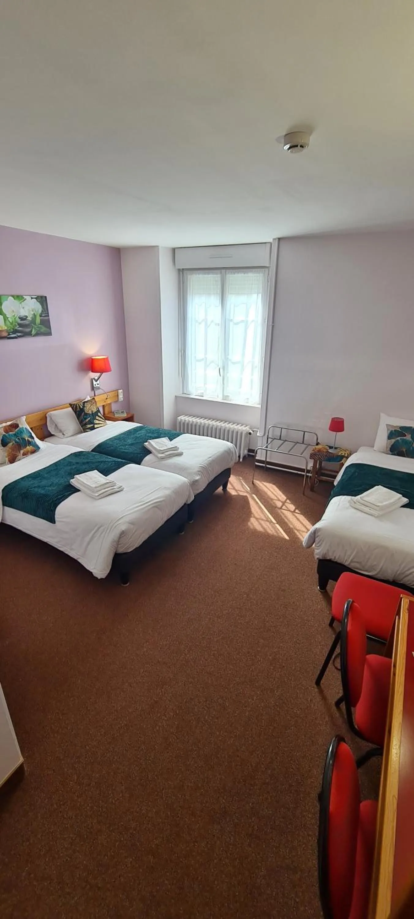 Bed in Le 120 - Groupe Logis Hotels - Ex Auberge la Terrasse