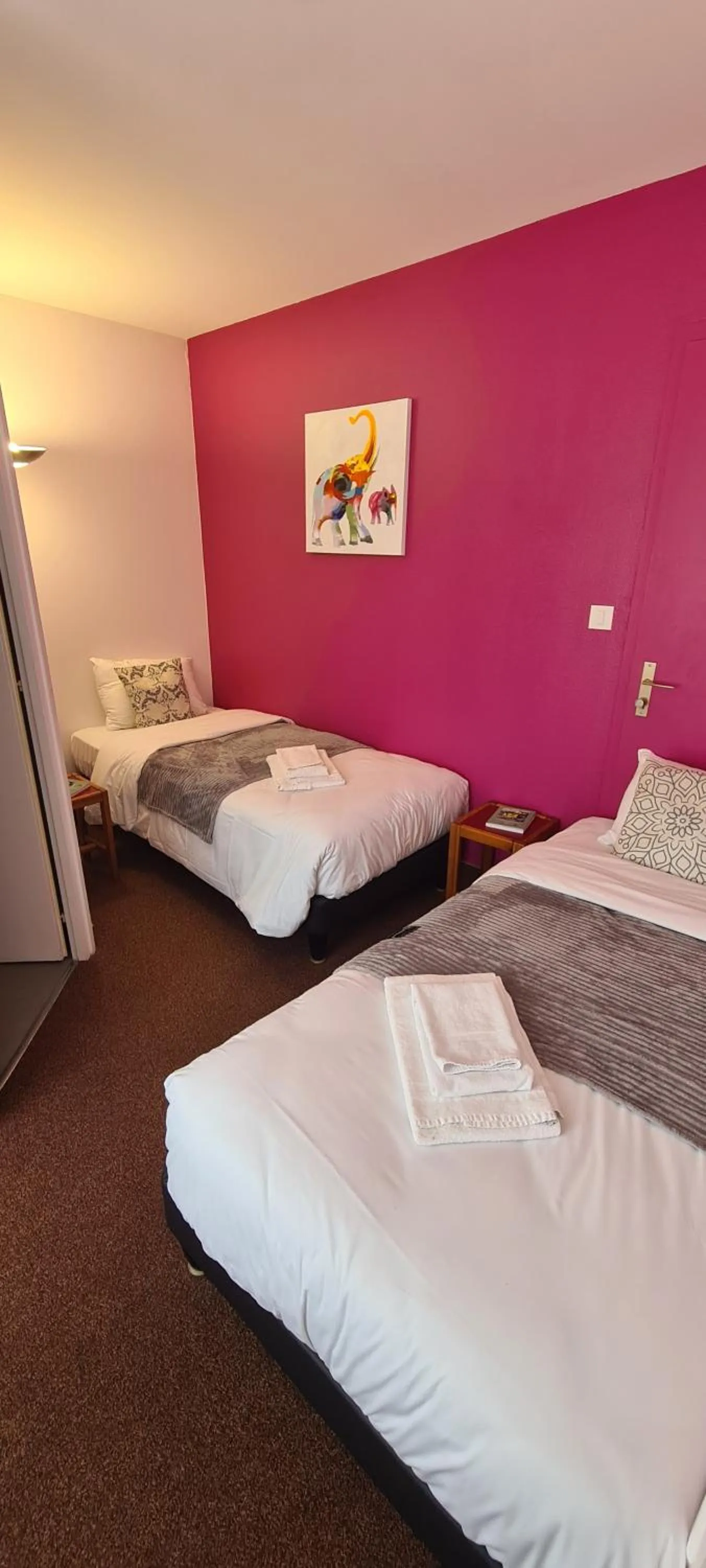 Bed in Le 120 - Groupe Logis Hotels - Ex Auberge la Terrasse