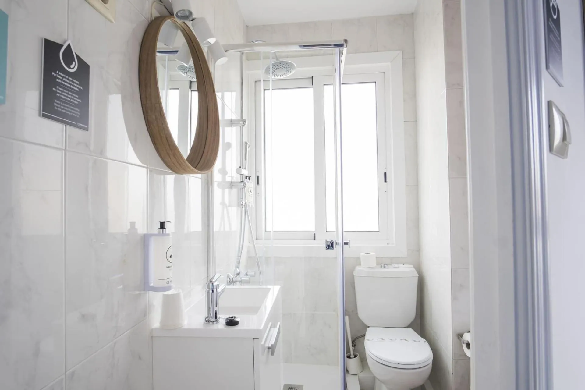 Shower in Hotel Alda Coruñamar