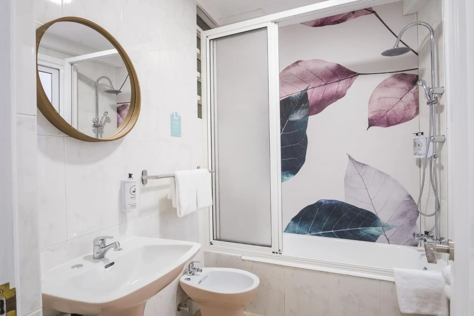 Toilet in Hotel Alda Coruñamar