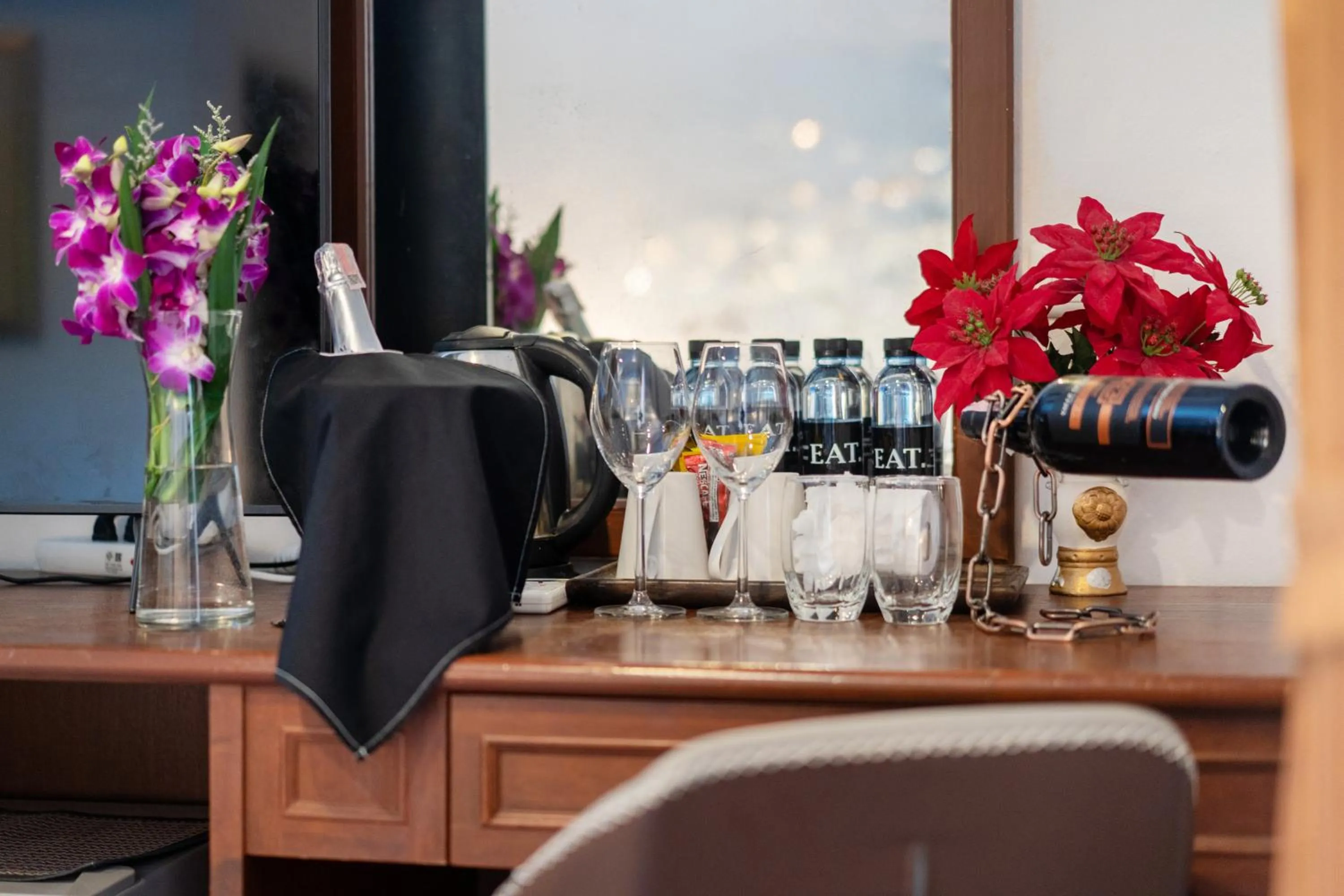 Bedroom in Oceanview Bungalows by EAT