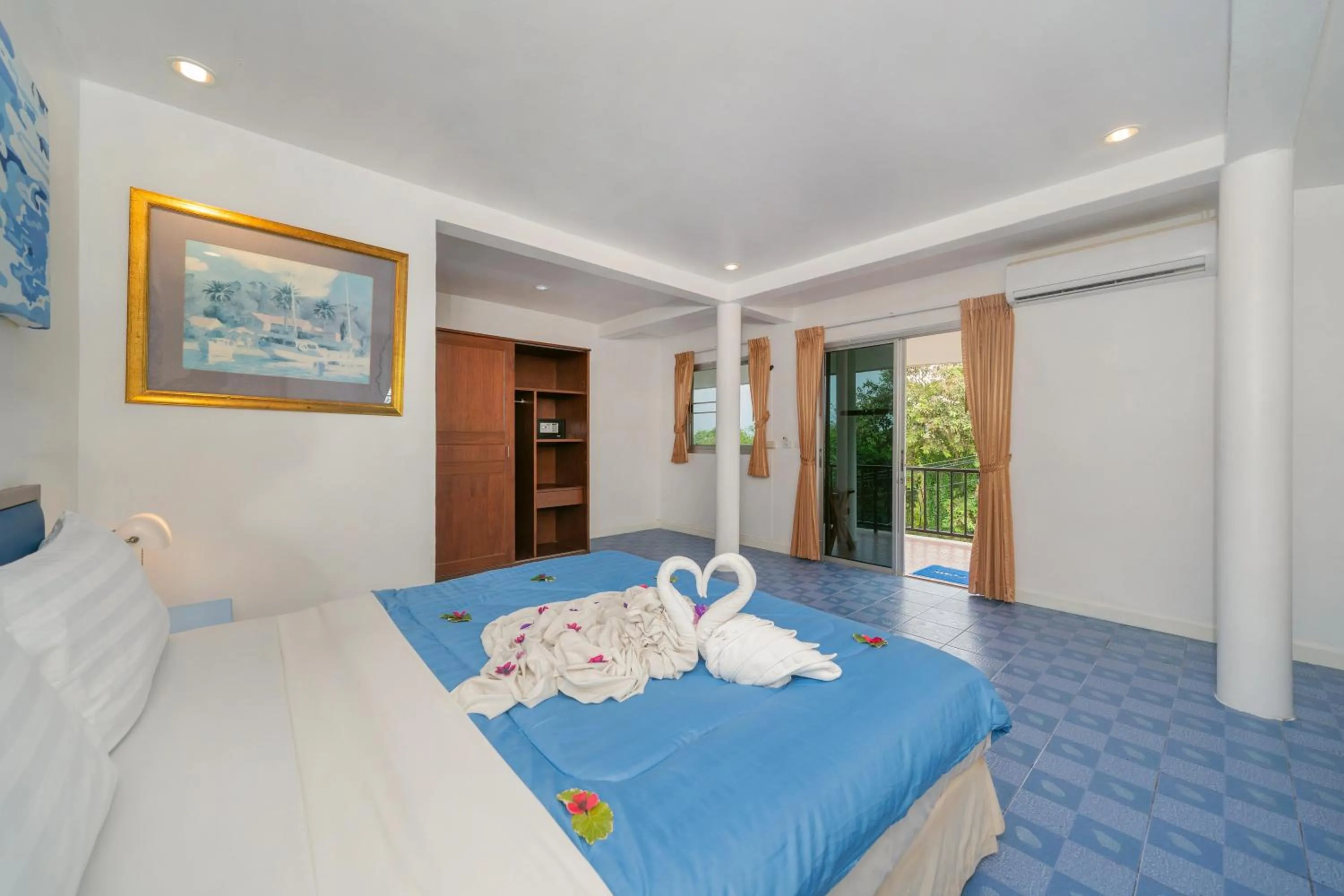 Bedroom, Bed in Oceanview Bungalows by EAT