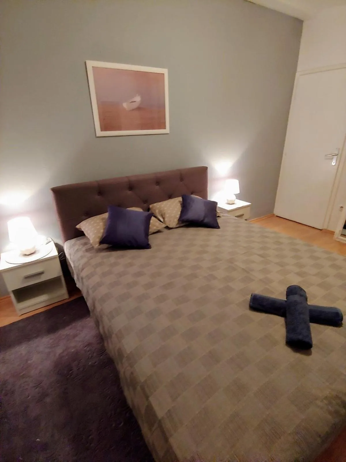 Bed in Apartments Tulipan - with free private parking garage