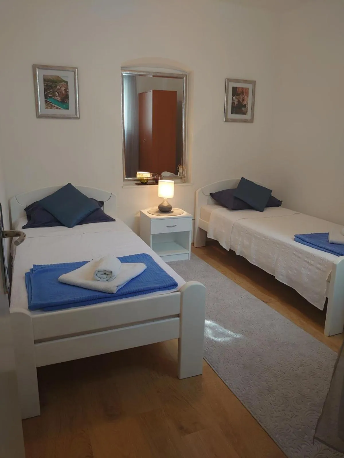 Bed in Apartments Tulipan - with free private parking garage