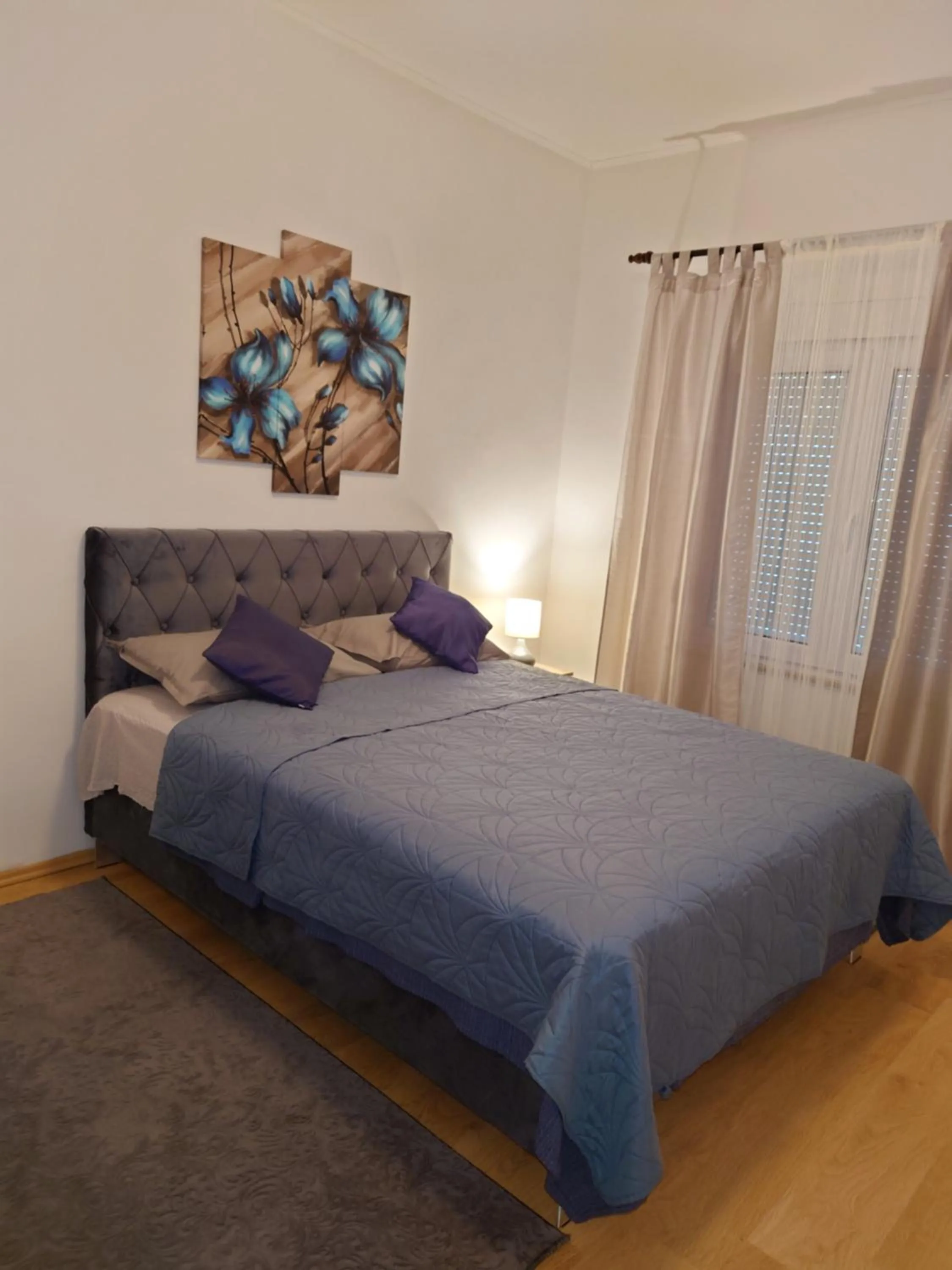 Bed in Apartments Tulipan - with free private parking garage
