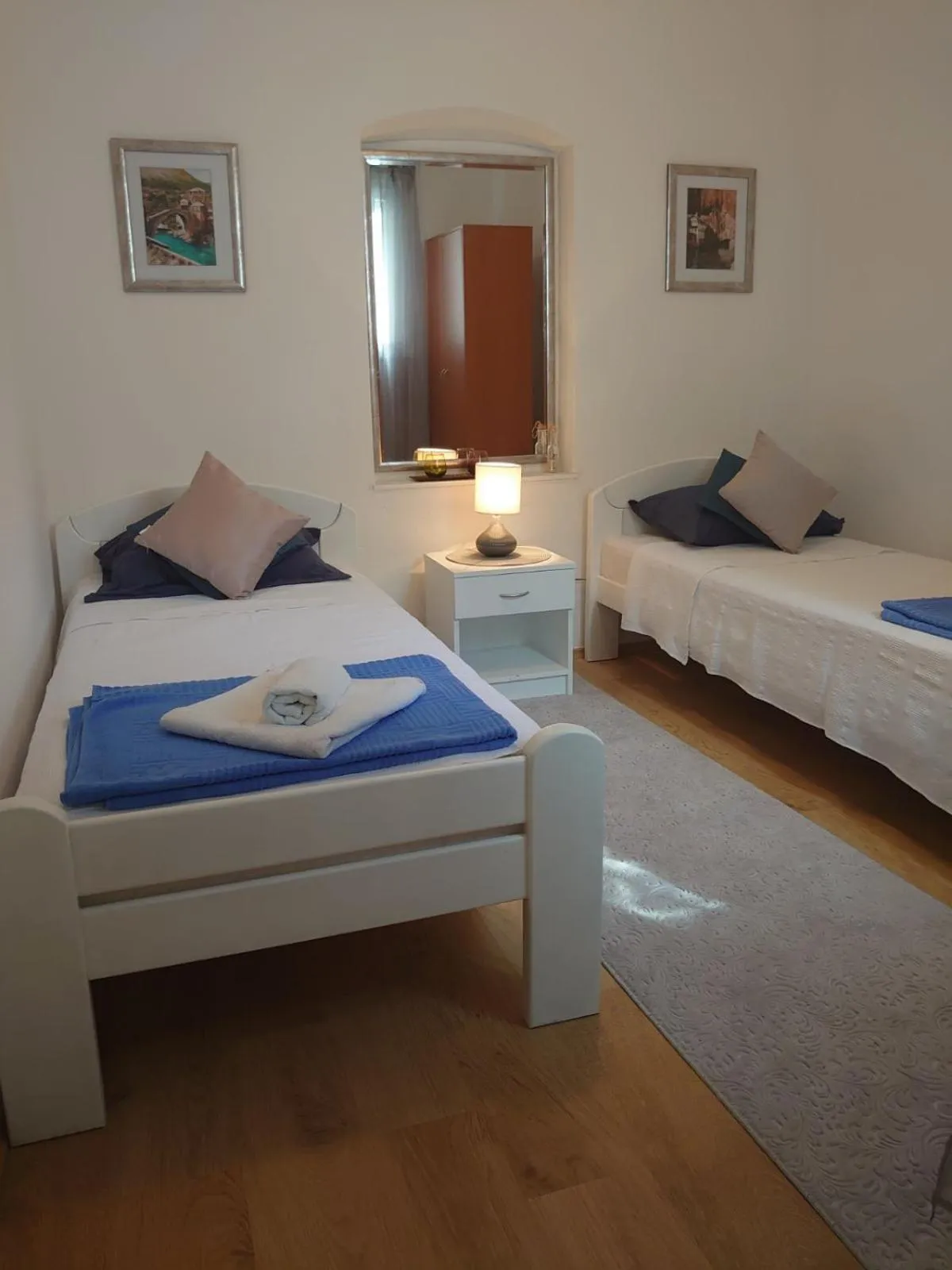 Bed in Apartments Tulipan - with free private parking garage