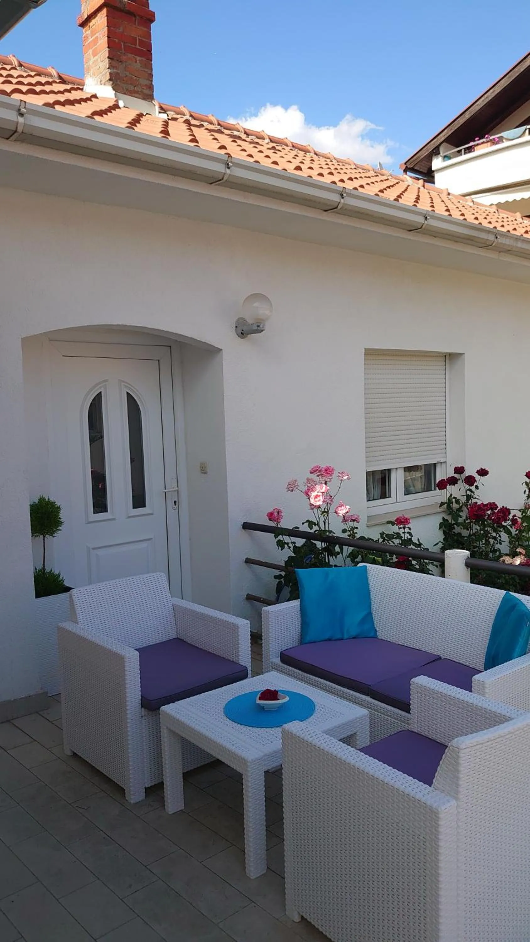Patio in Apartments Tulipan - with free private parking garage