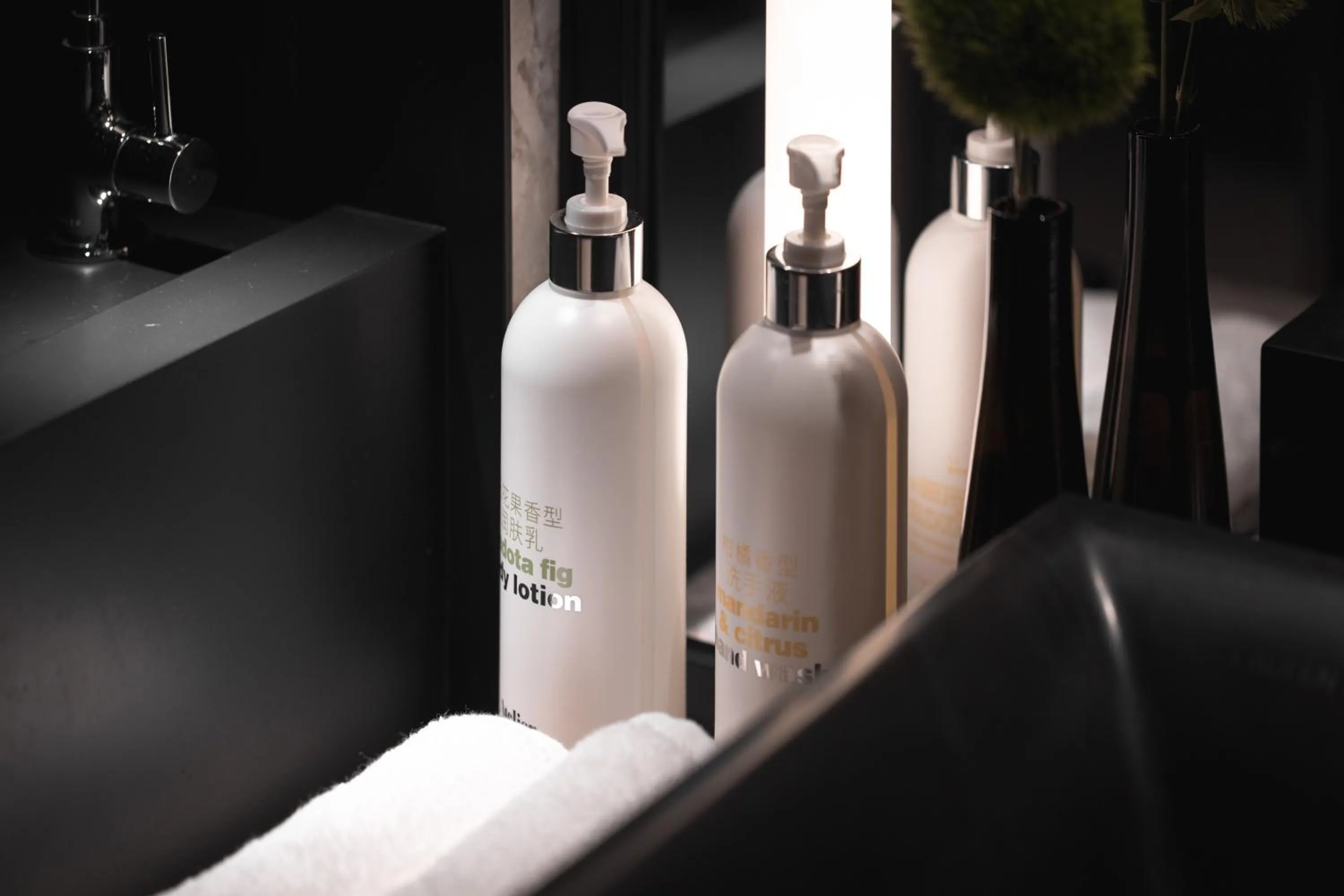 Shower in Kimpton Qiantan Shanghai by IHG