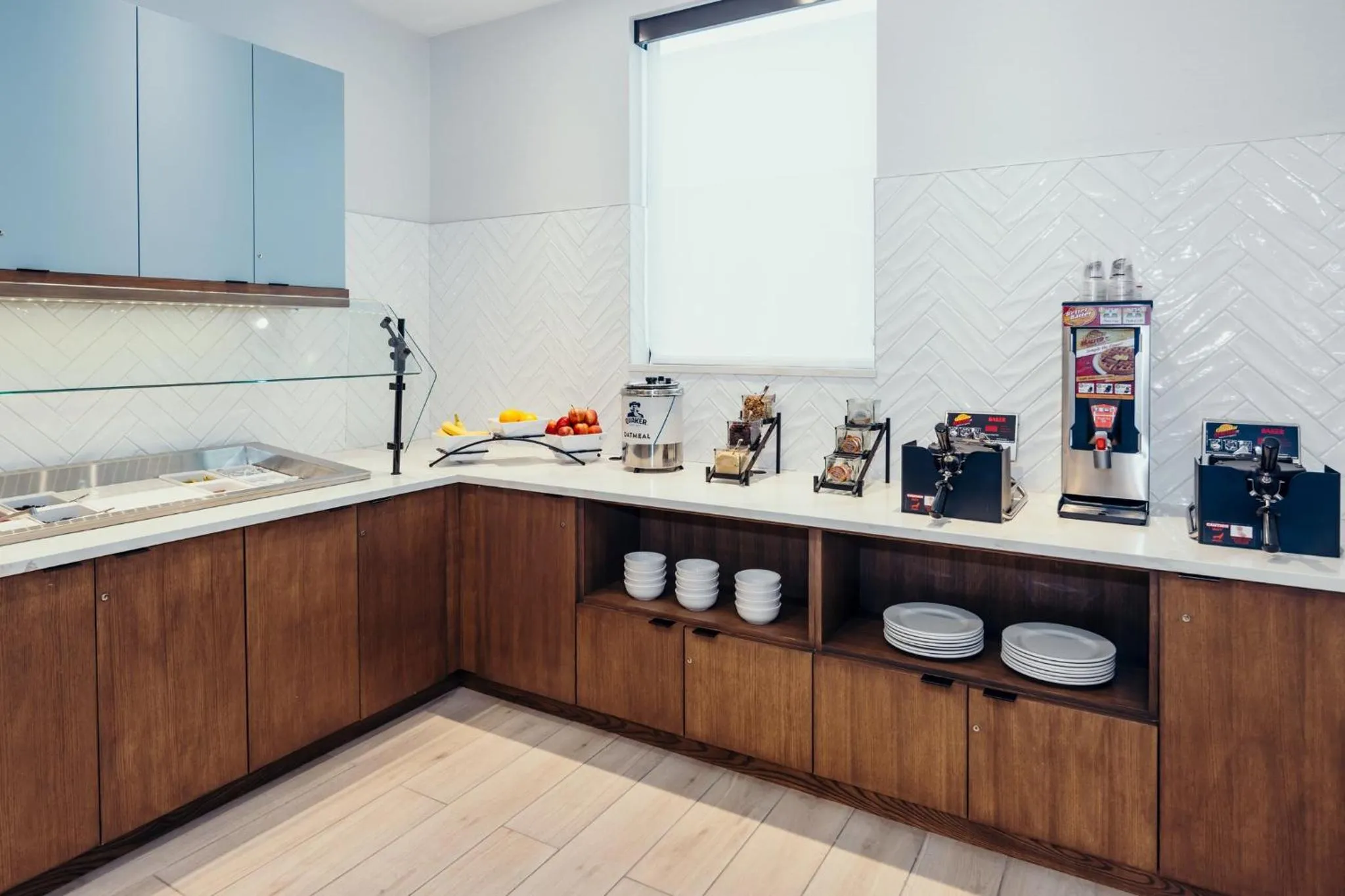 Breakfast in STAYBRIDGE SUITES Des Moines North - Ankeny by IHG