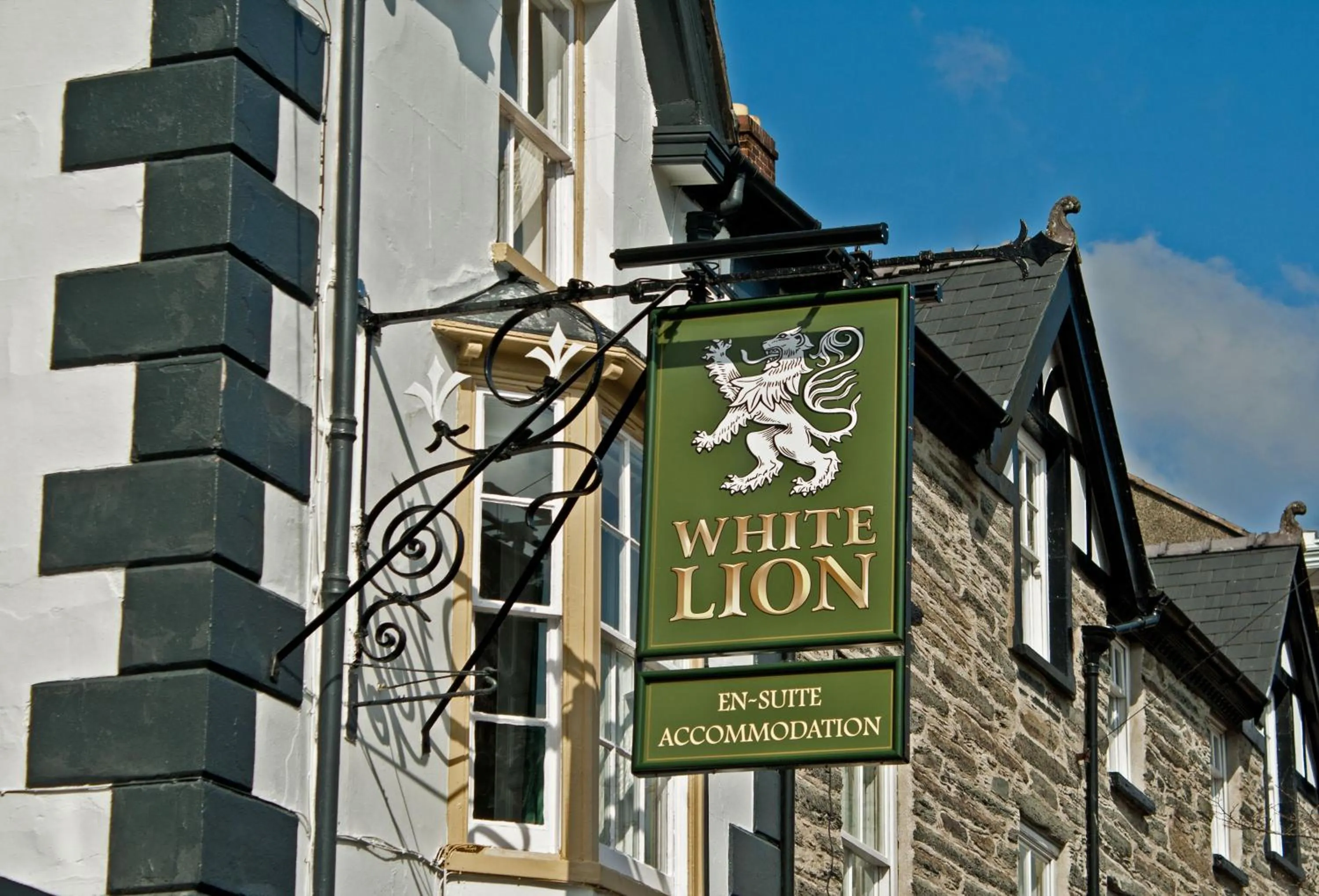 Facade/entrance in The White Lion Hotel