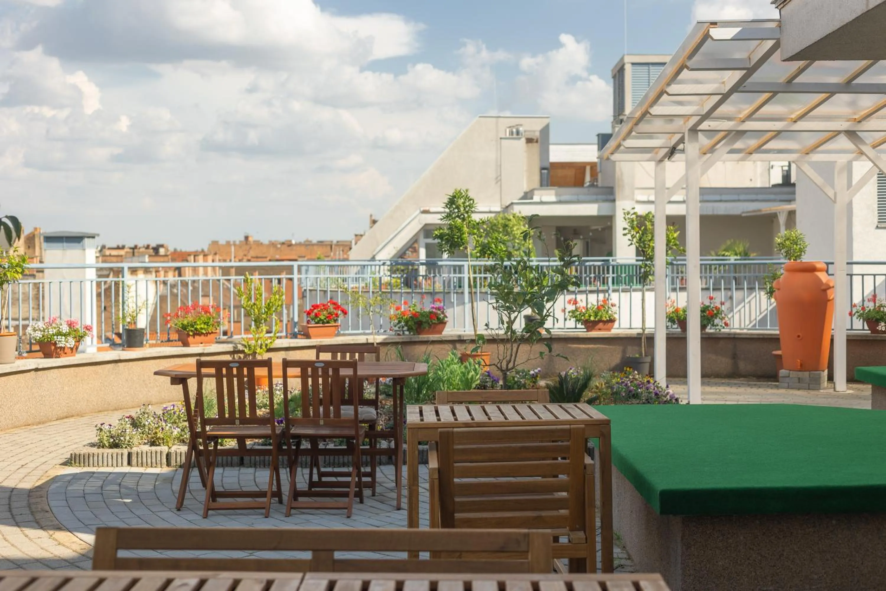 Garden in Rooftop City Residence