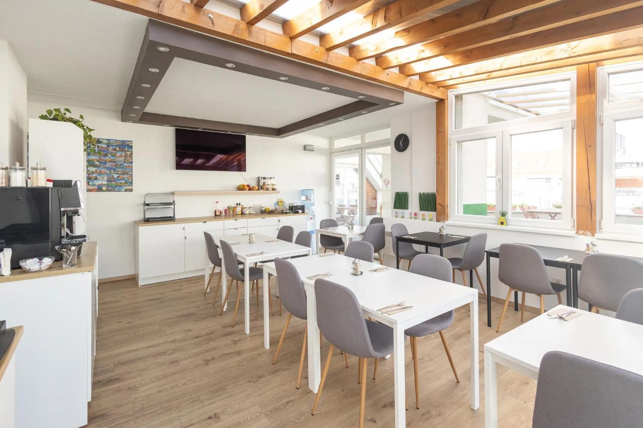 Breakfast in Rooftop City Residence