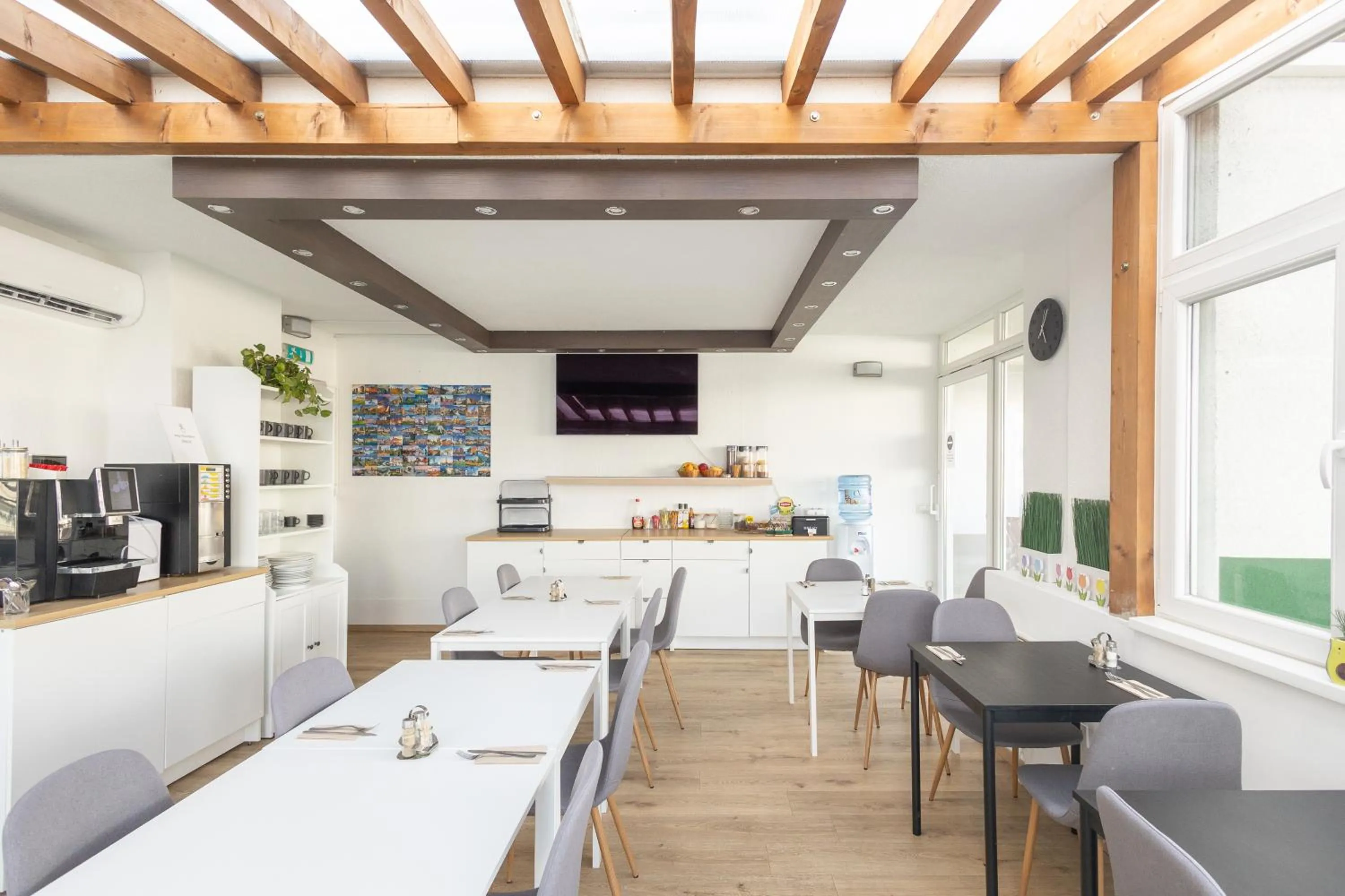 Restaurant/places to eat in Rooftop City Residence