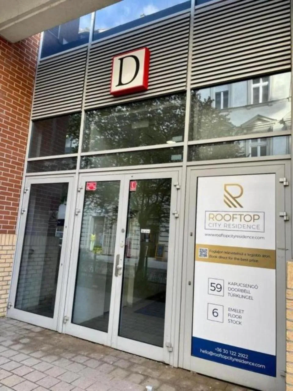 Day in Rooftop City Residence