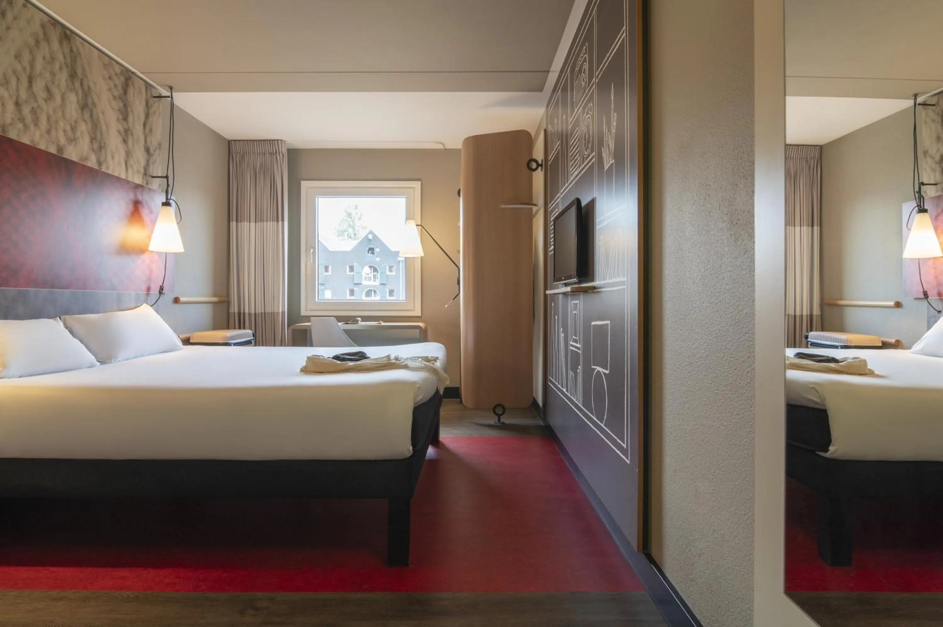 Bedroom, Bed in ibis Amsterdam Centre Stopera