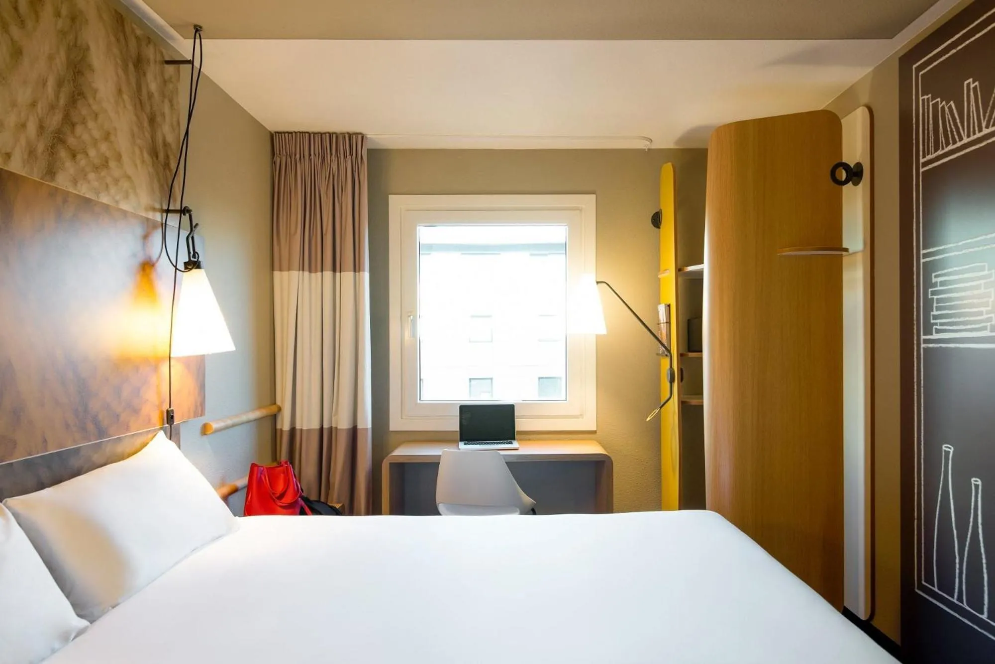 Bedroom, Bed in ibis Amsterdam Centre Stopera