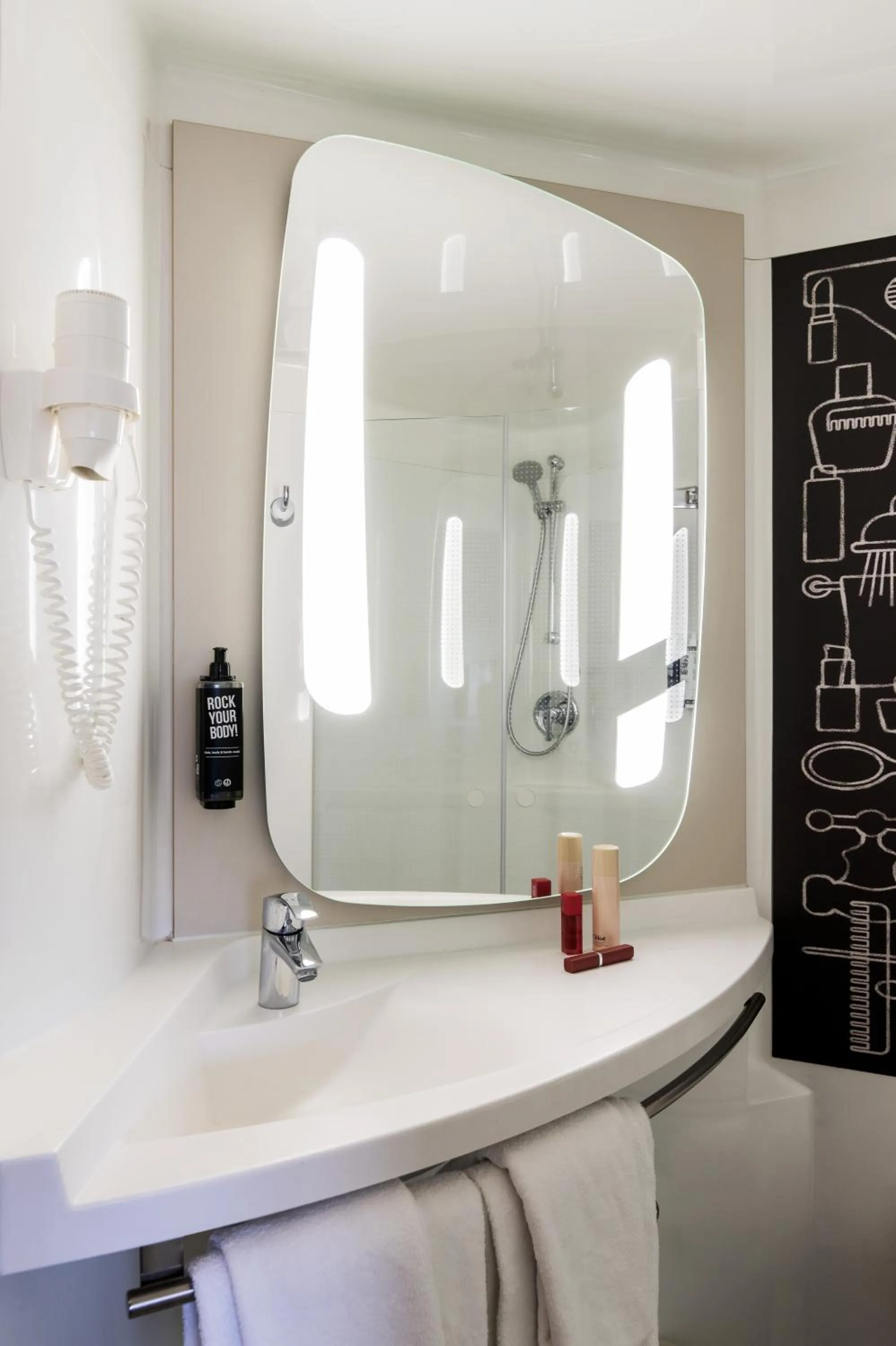 Bathroom in ibis Amsterdam Centre Stopera