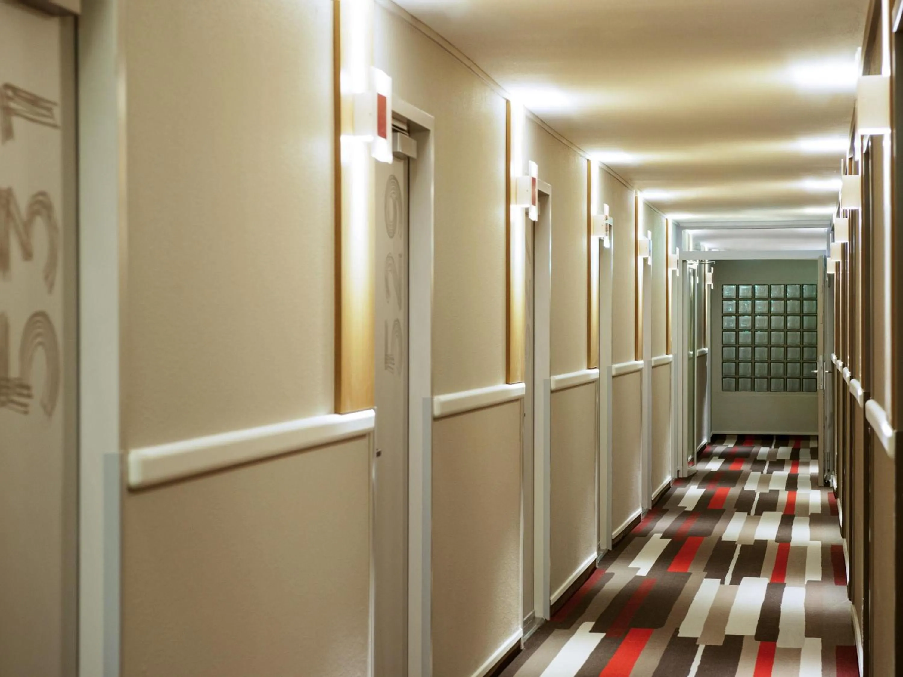 Bedroom in ibis Amsterdam Centre Stopera