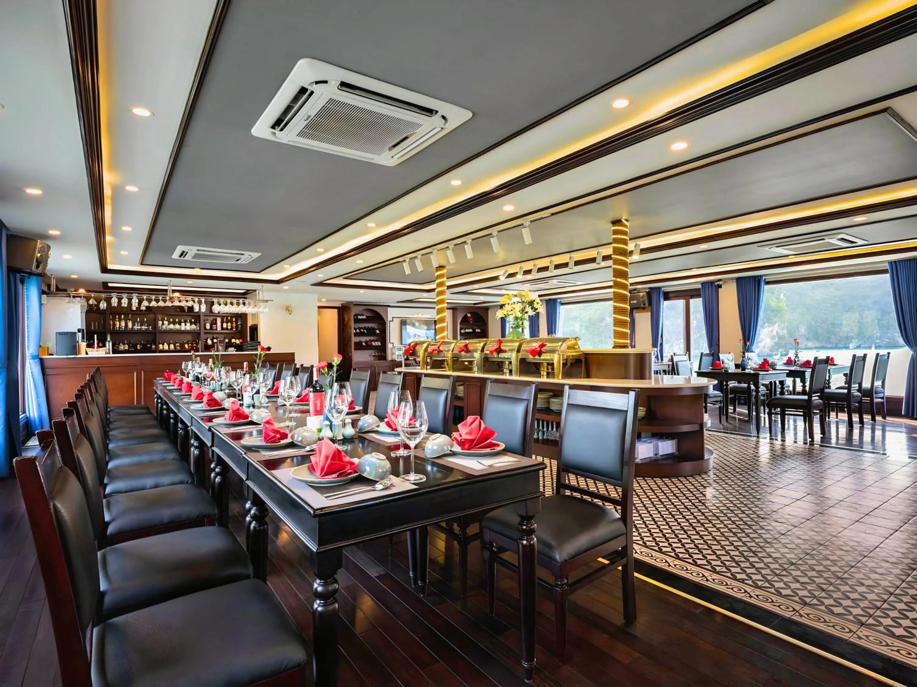 Restaurant/places to eat in Le Journey Elegance Cruise
