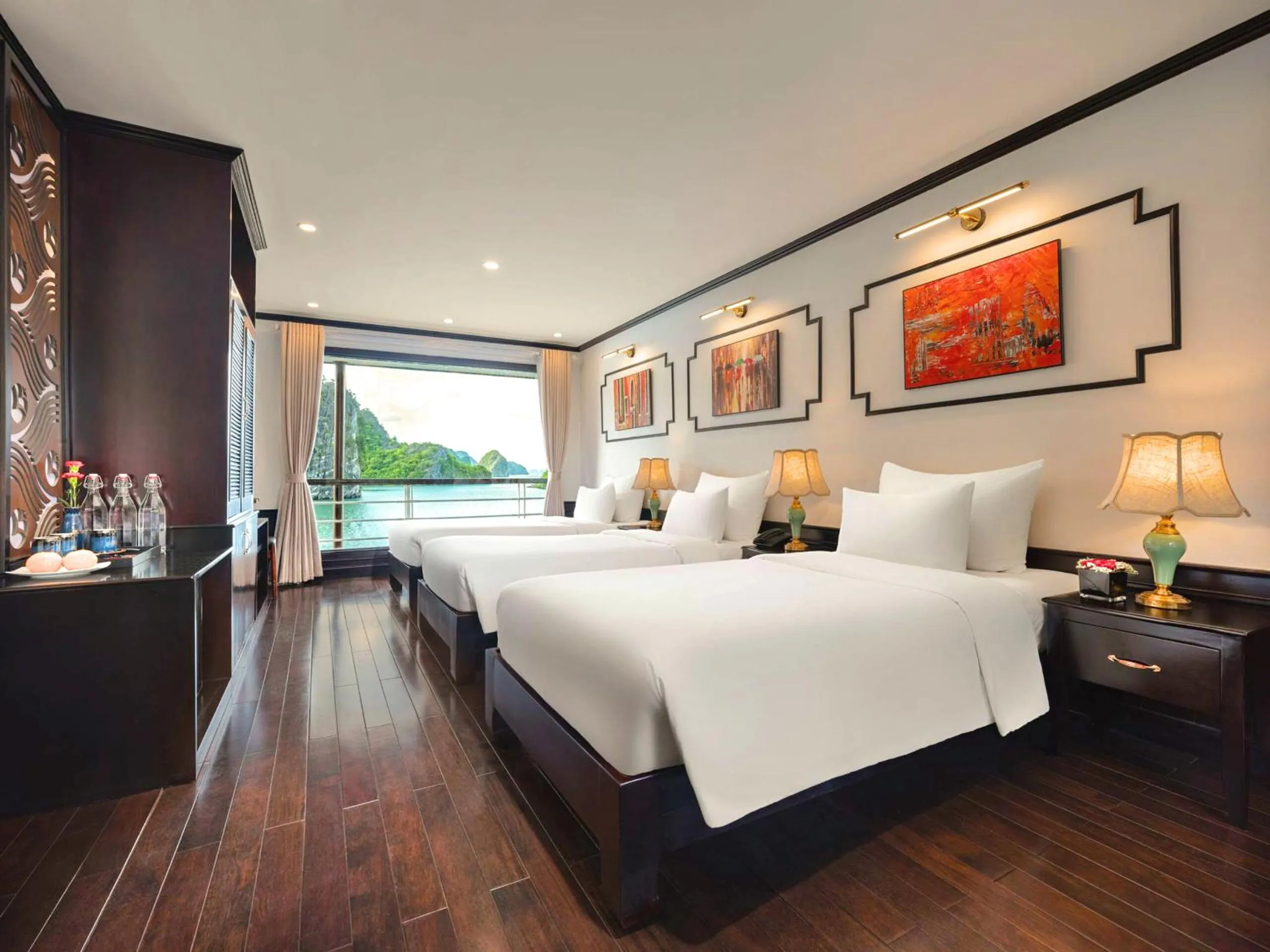 Bed in Le Journey Elegance Cruise