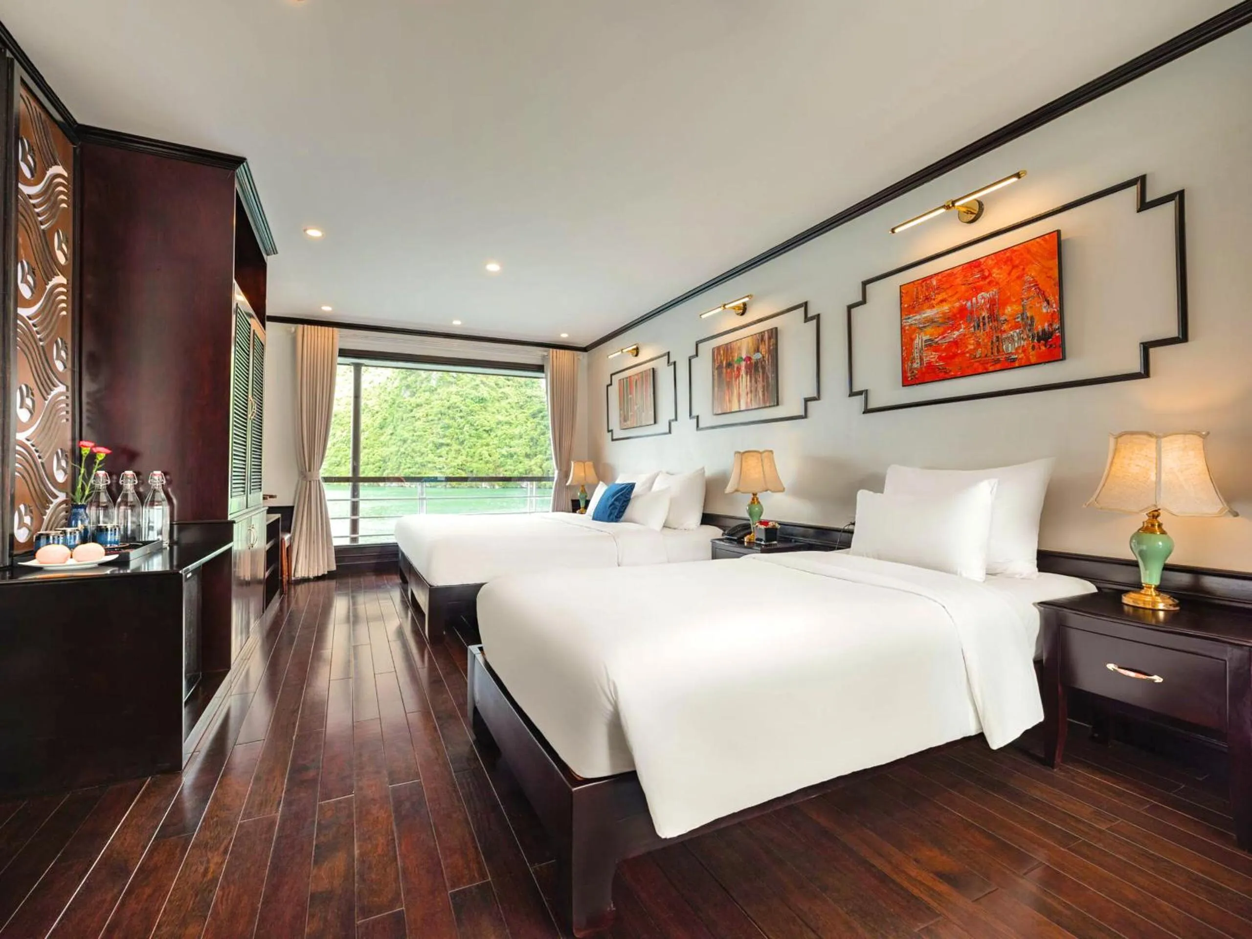 Bed in Le Journey Elegance Cruise